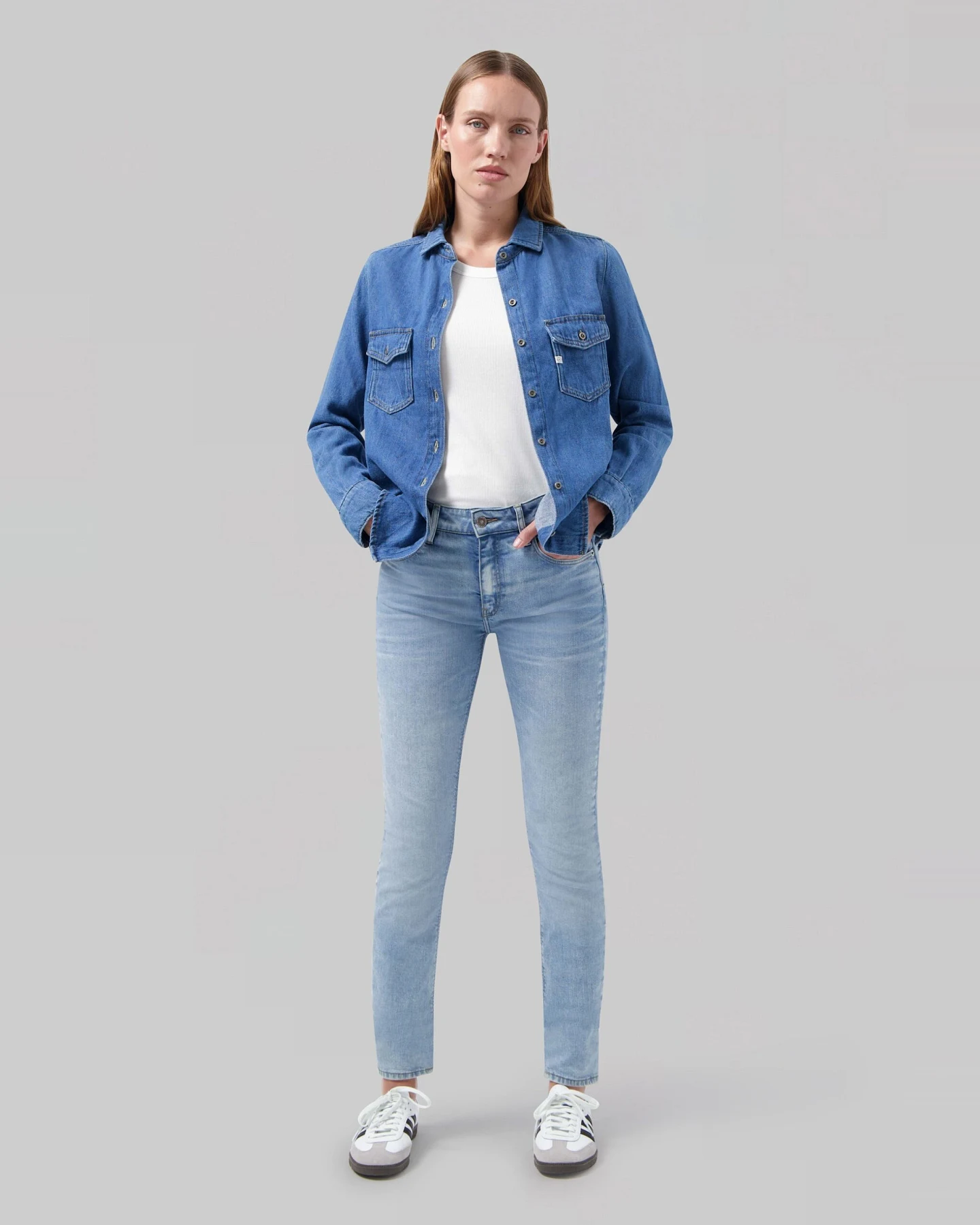 MUD Jeans Damen vegan Skinny Jeans Skyler Original Steinblau – Ansicht 2