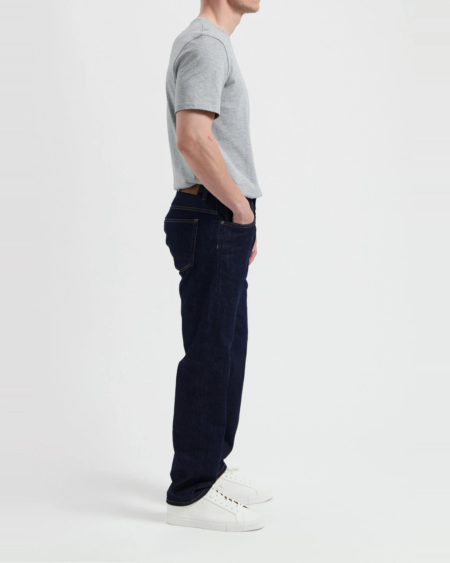 MUD Jeans Herren vegan Jeans Mid Straight Bryce Dry Navy – Ansicht 2