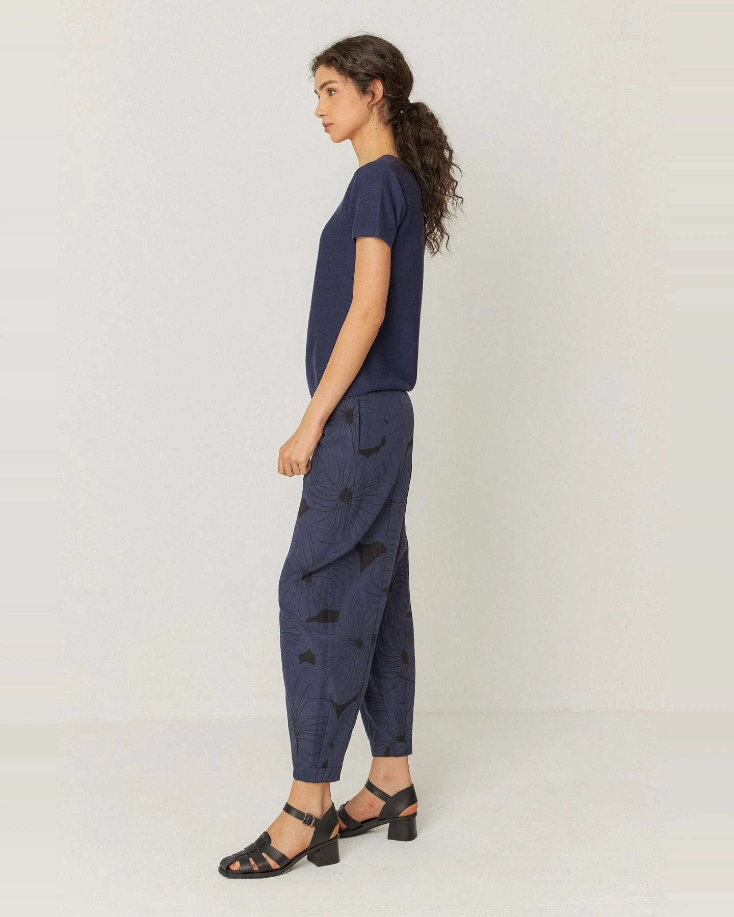 SKFK Damen vegan T-Shirt Bidari Marineblau – Ansicht 2