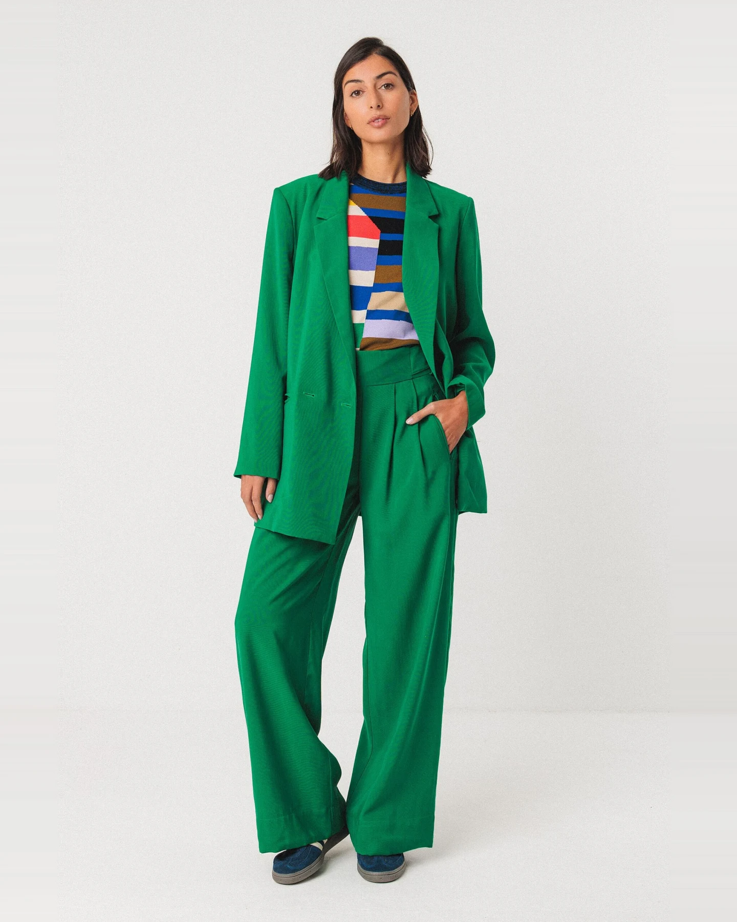 SKFK Damen vegan Blazer Atxa Grün – Ansicht 2