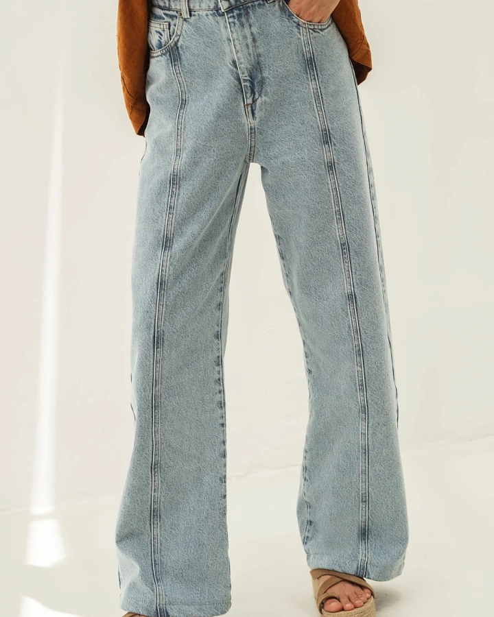 Näz Damen vegan Jeans Elsa Light Denim Blau