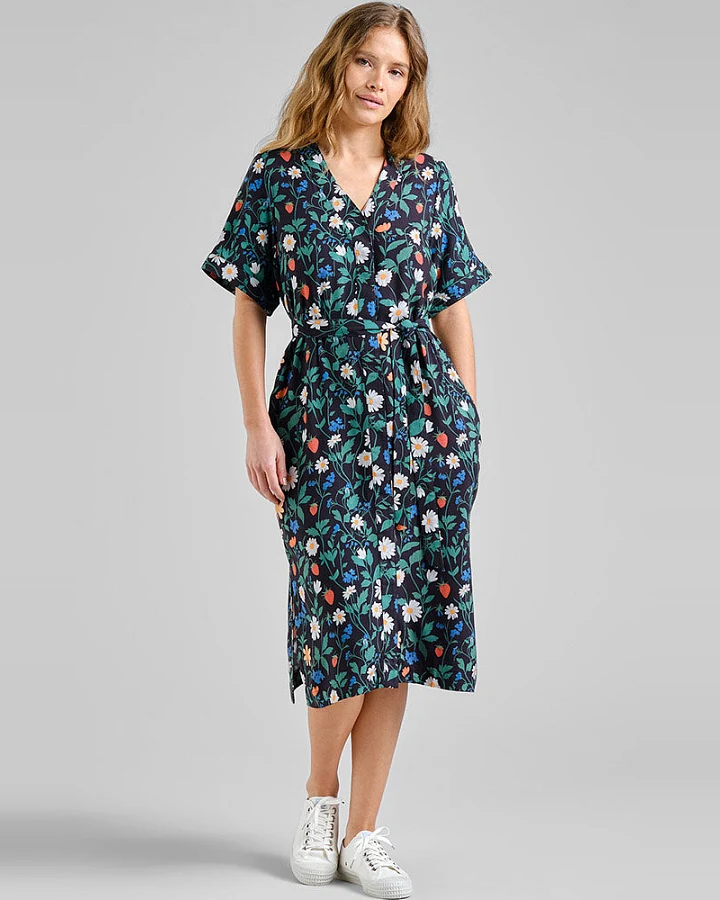 DEDICATED Damen vegan Kleid Kallvik Strawberry Field Schwarz