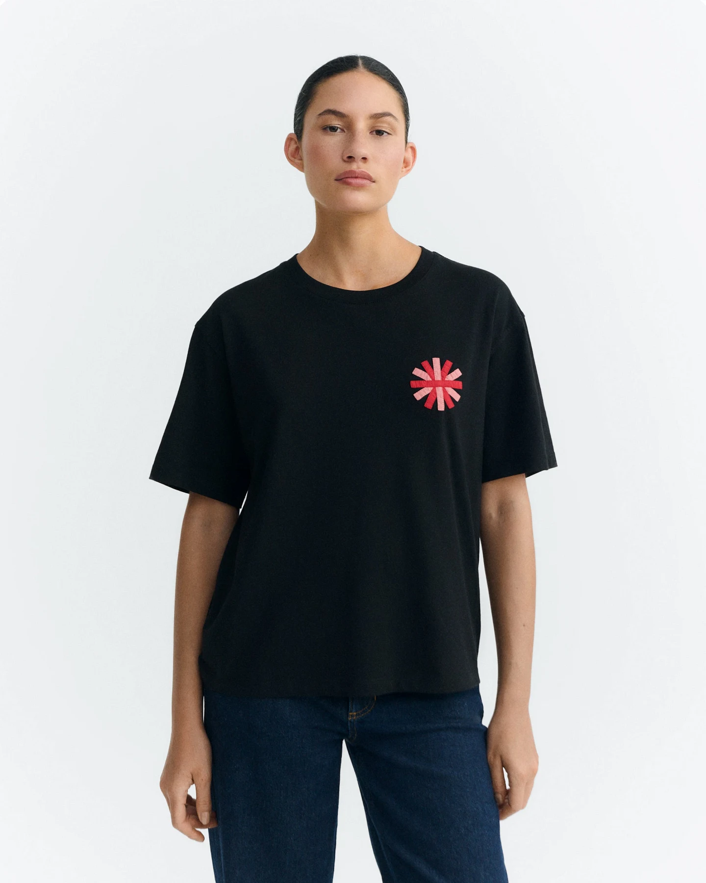Thinking MU Damen vegan T-Shirt Sunny Lucia Patched Schwarz – Ansicht 2