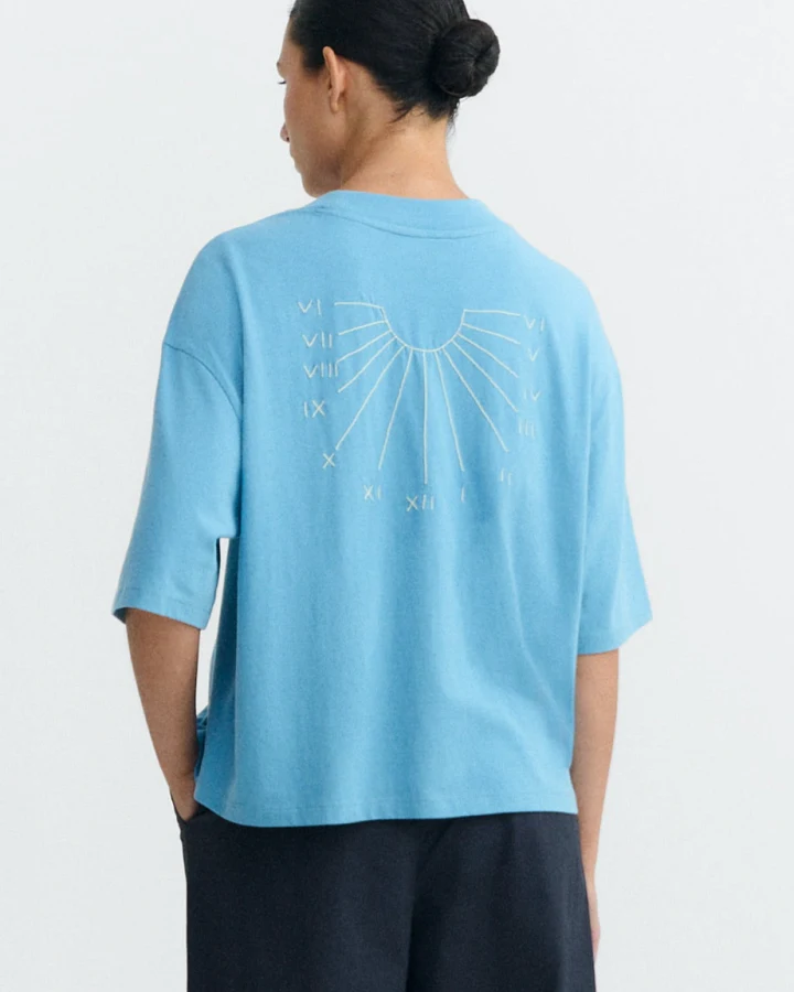 Thinking MU Damen vegan T-Shirt Lena Handbestickt Oversized Blau