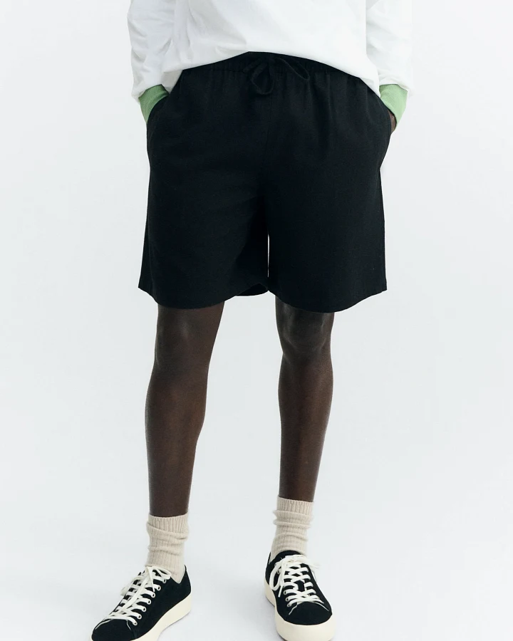 Thinking MU Herren vegan Kurze Bermudas Henry Schwarz