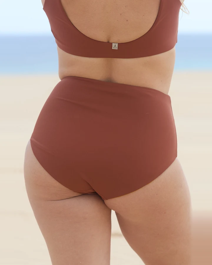 Inaska Damen vegan Bikinihose Reversible Hohe Taille Reines Ocker/ Rostbraun