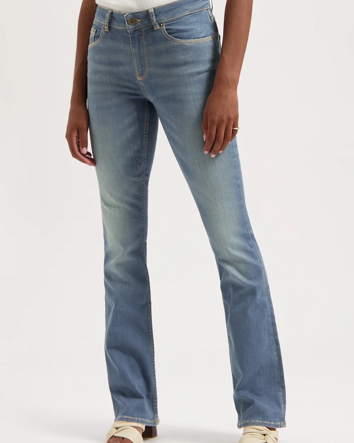 Kuyichi Damen vegan Jeans Amy Bootcut Everblue