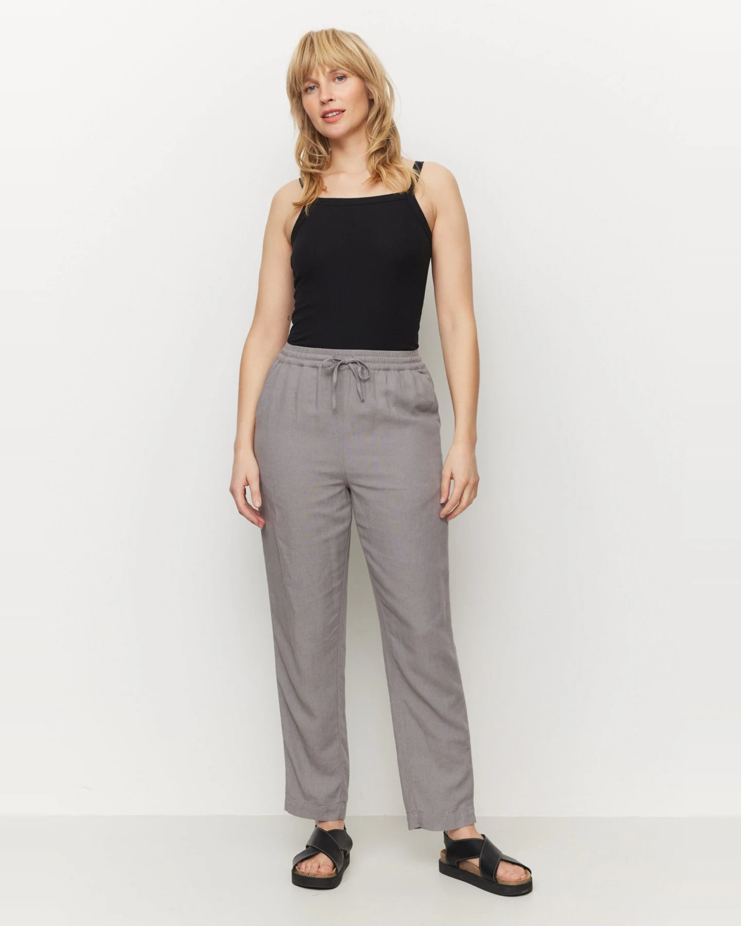Recolution Damen vegan Hose Moonflower Greige – Ansicht 2