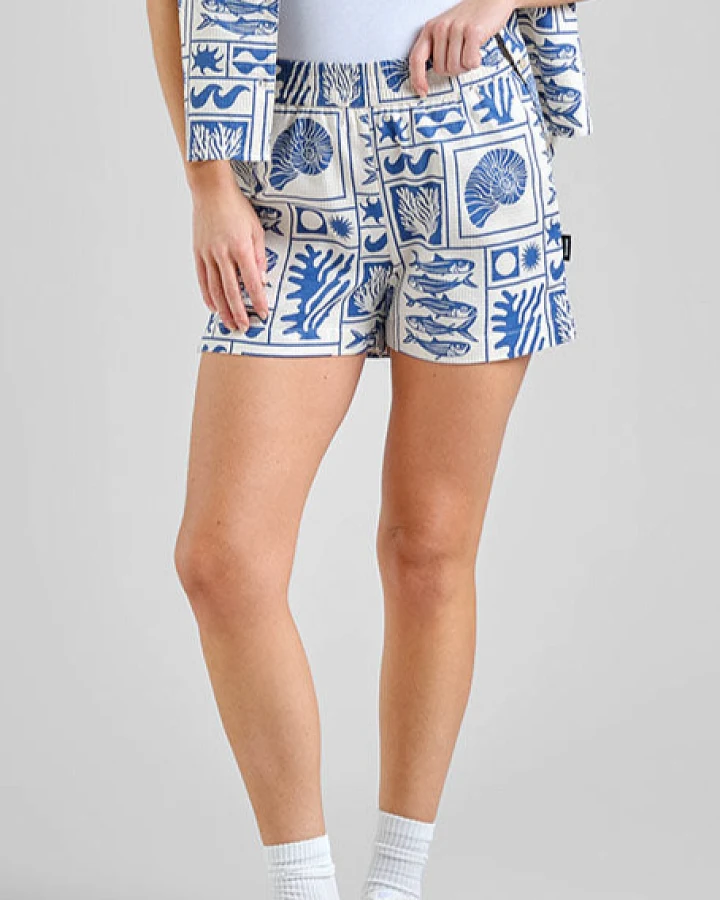 DEDICATED Damen vegan Shorts Aspudden Ozeanblau/Weiß