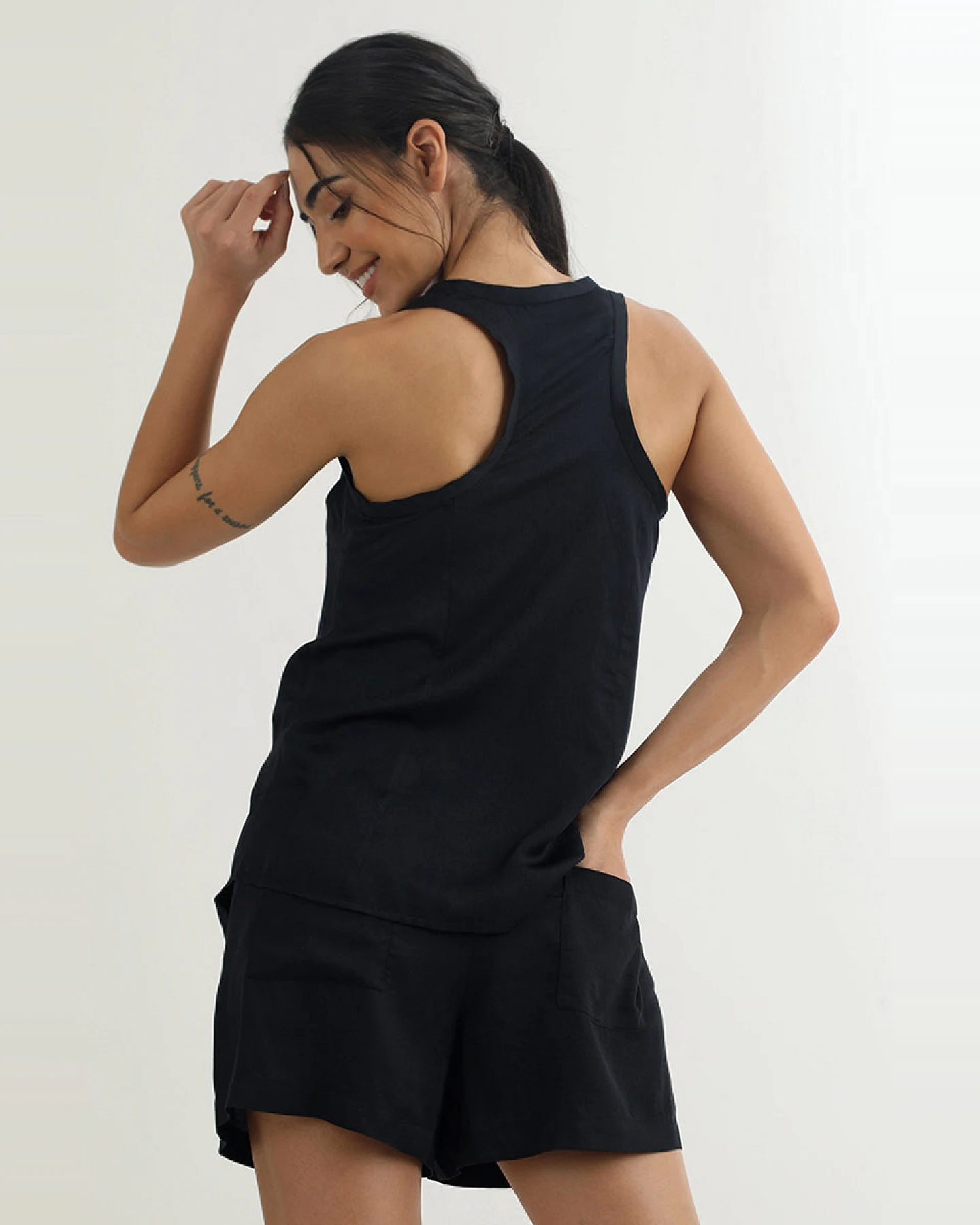 Neu Nomads Damen vegan Shorts Diana Schwarz – Ansicht 2