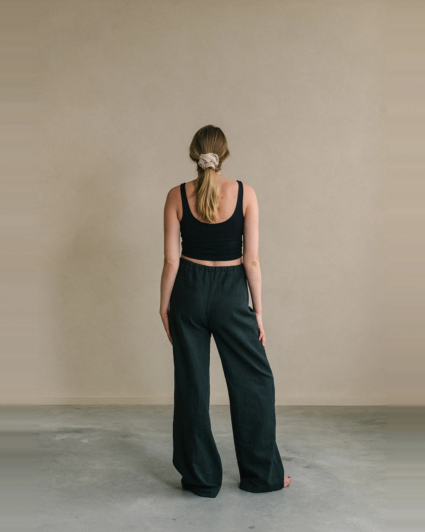 The View Yoga Damen vegan Hose Teya Maternity Schwarz – Ansicht 2
