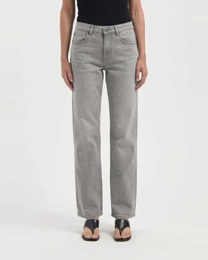 MUD Jeans Damen vegan Jeans Carry Mid Straight Faded Grey