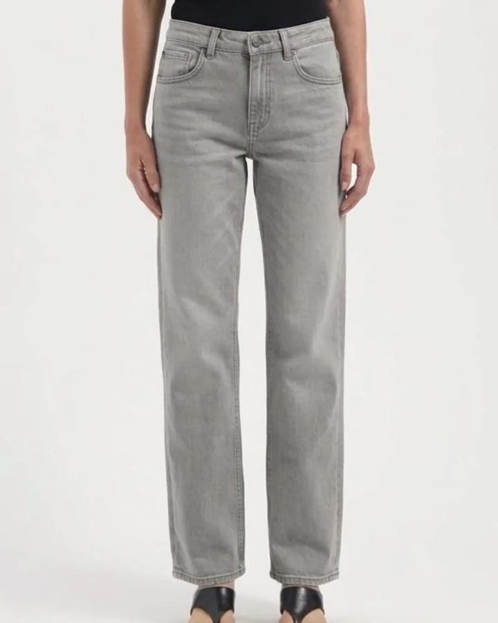 MUD Jeans Damen vegan Jeans Carry Mid Straight Faded Grey