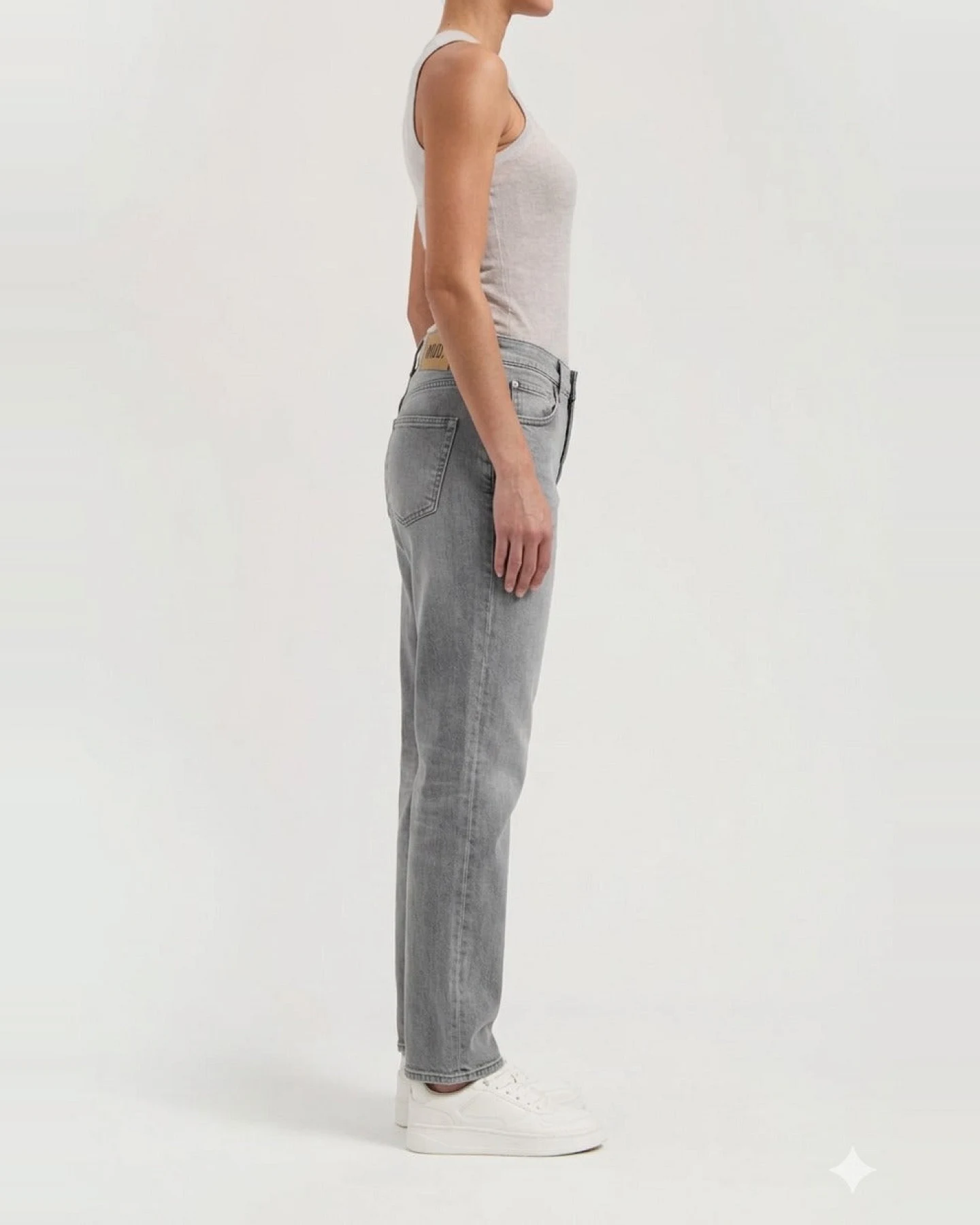 MUD Jeans Damen vegan Jeans Mams High Tapered Verblasst Grau – Ansicht 2