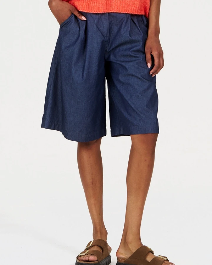 KOMODO Damen vegan Shorts Liv Mid Wash Blau