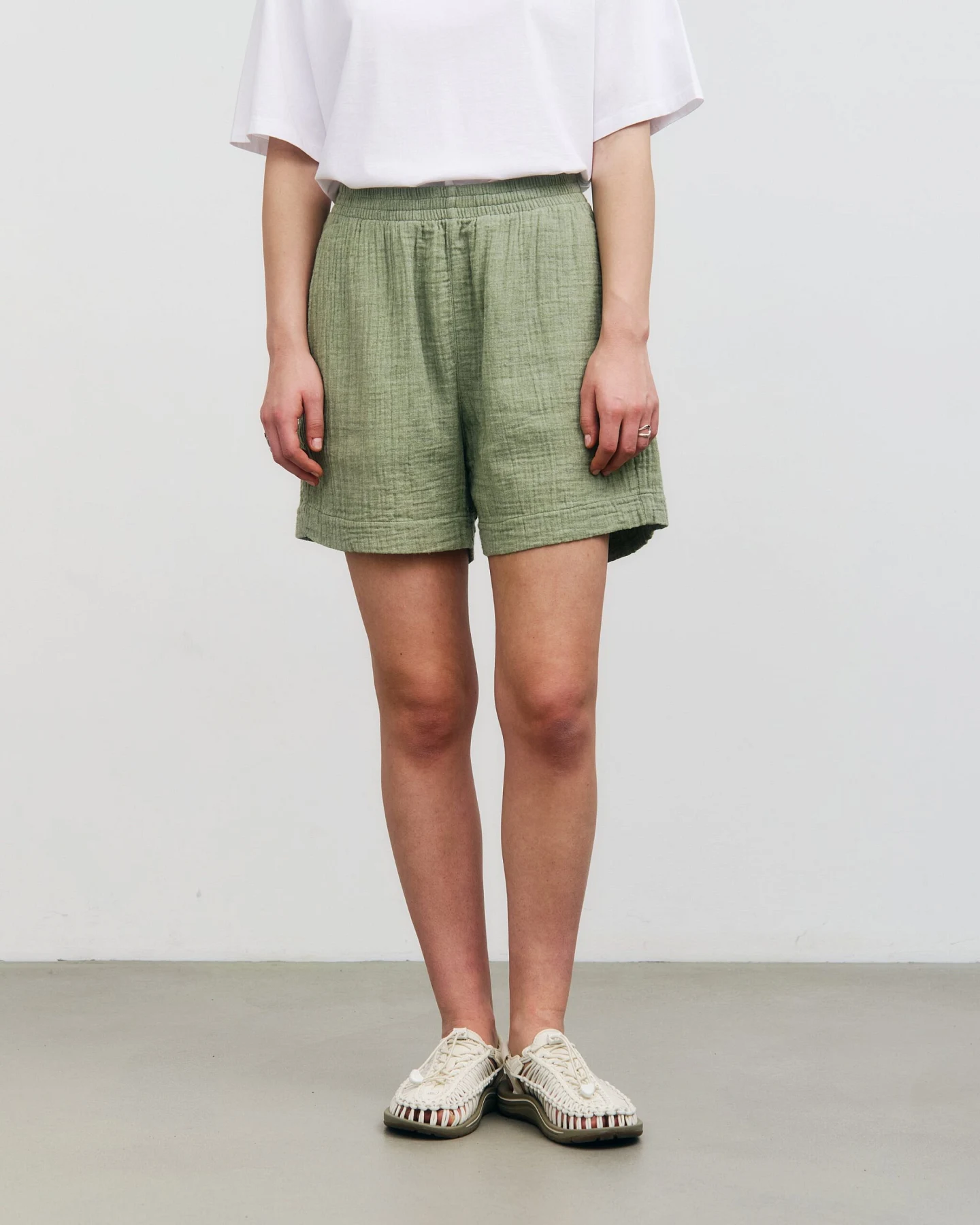 Rotholz Damen vegan Shorts Muslin Green Mist – Ansicht 2