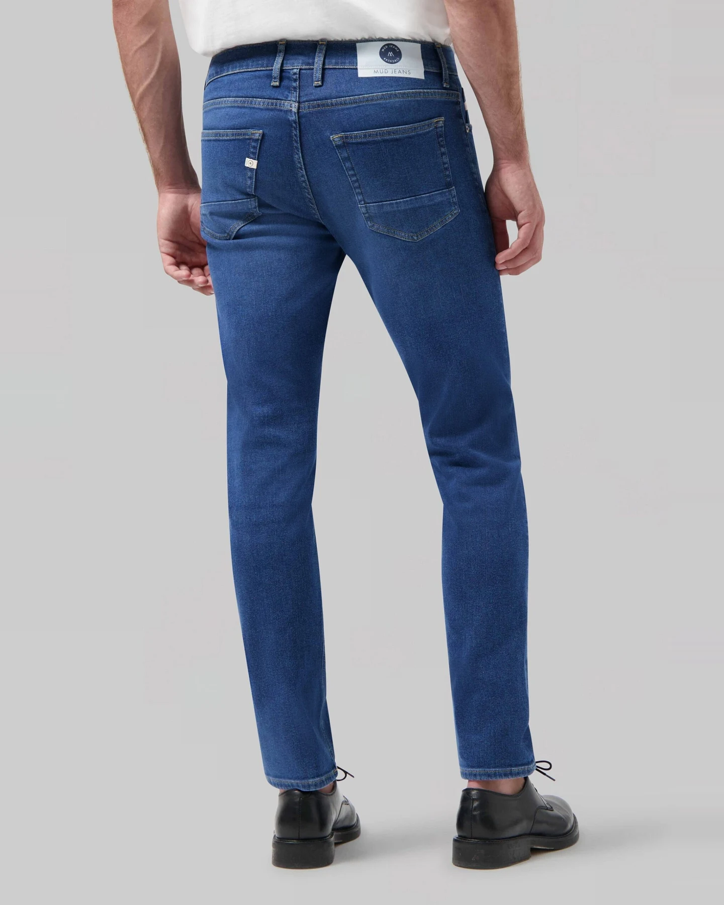 MUD Jeans Herren vegan Jeans Daily Dunn Stone Indigo – Ansicht 2