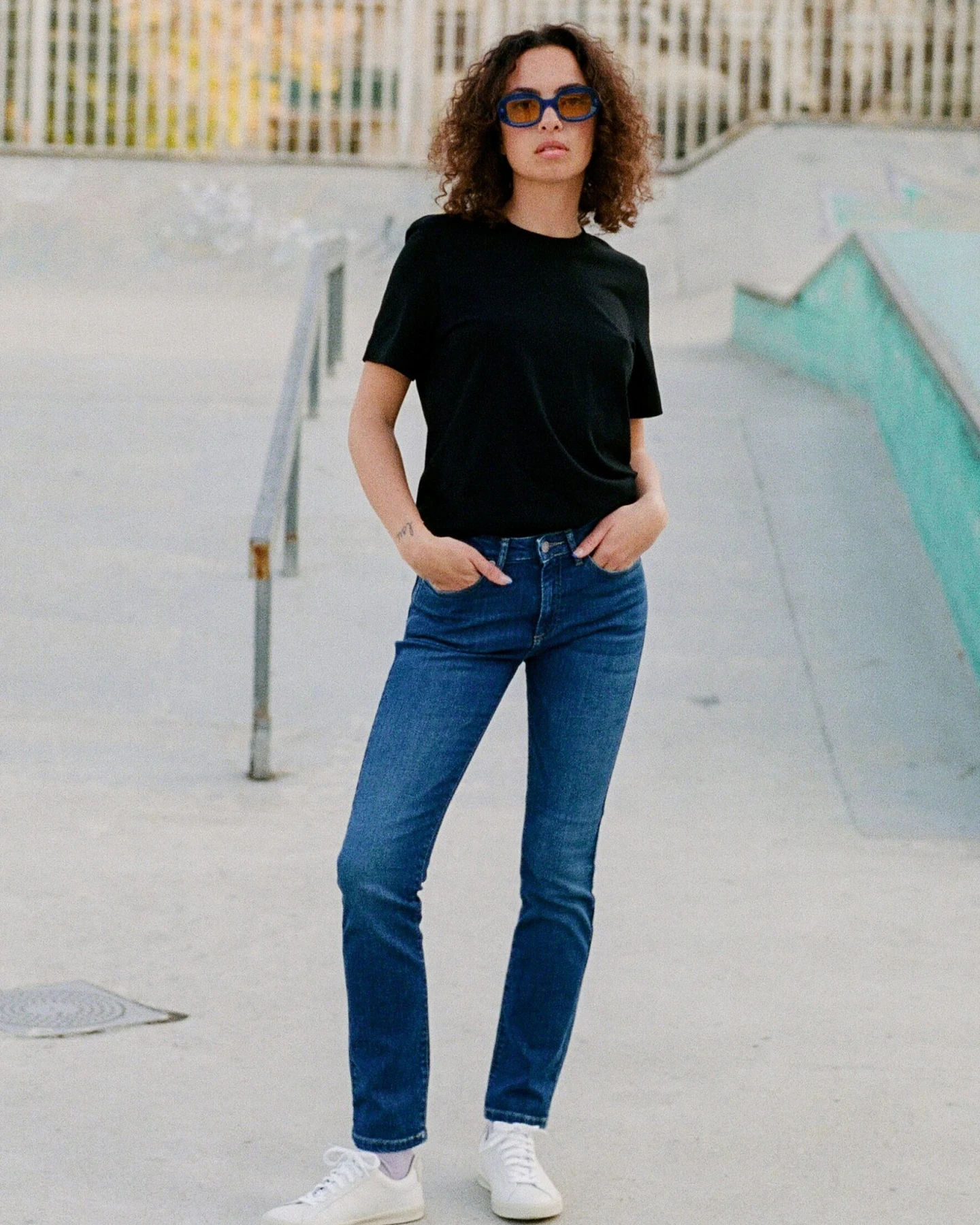 MUD Jeans Damen vegan Jeans Faye Straight Stone Indigo – Ansicht 2
