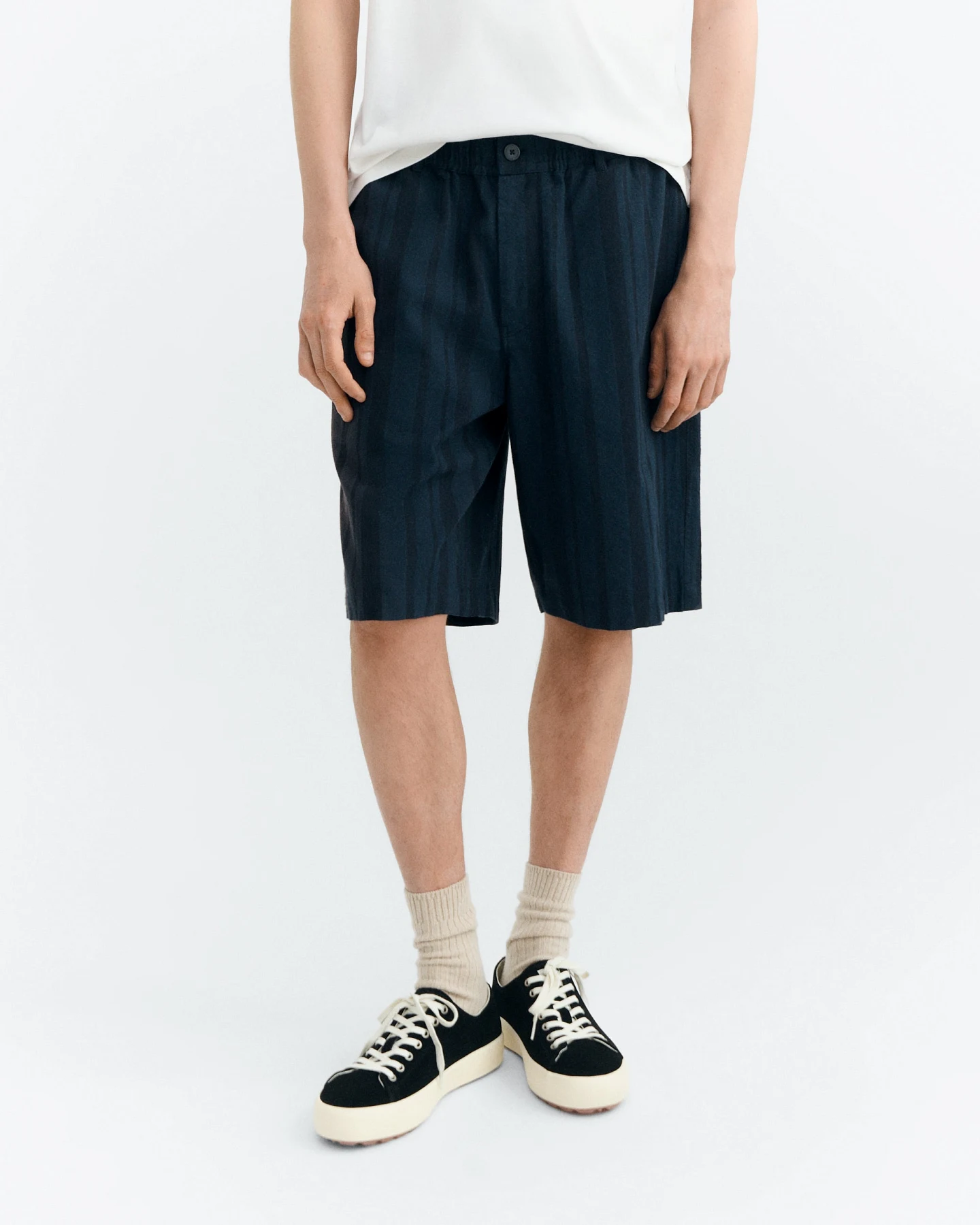Thinking MU Herren vegan Shorts Bermuda Gasper Marineblau Gestreift – Ansicht 2