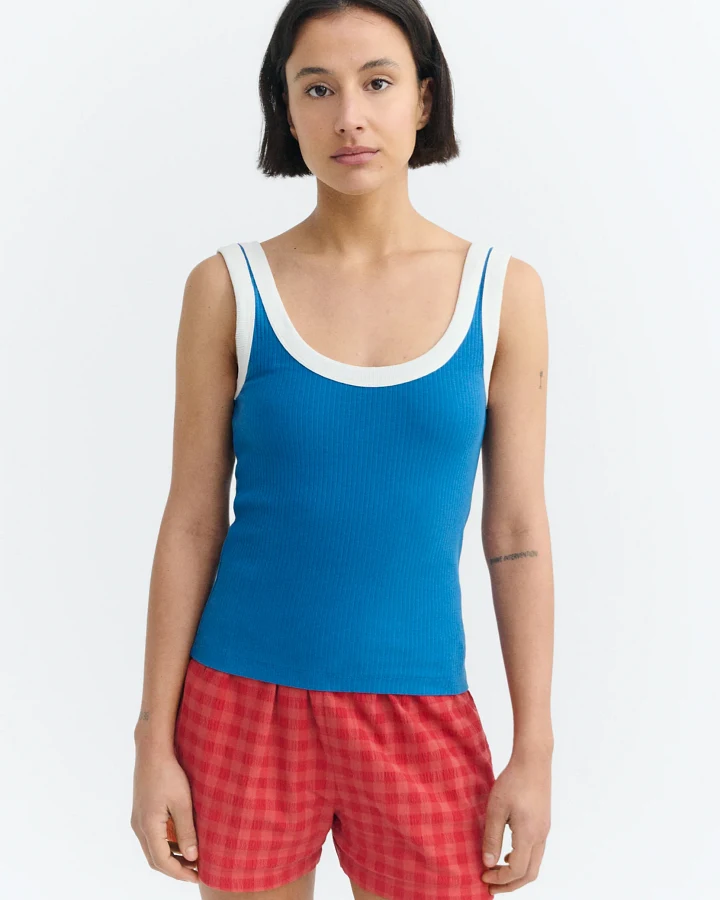 Thinking MU Damen vegan Top Julia Gerippt Blau Weiß Kontrast