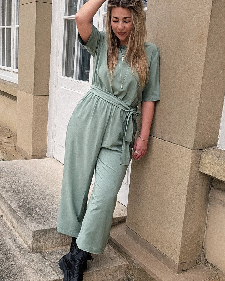 LOVJOI Damen vegan Jumpsuit Staine Halbarm Farn