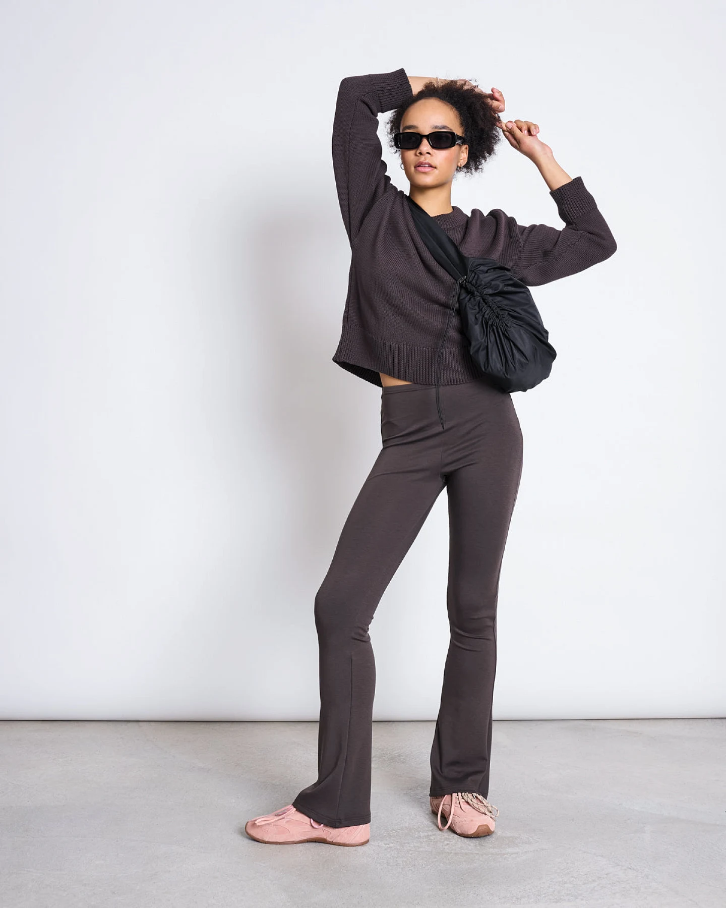 JAN 'N JUNE Damen vegan Leggings Flared Schlammbraun – Ansicht 2