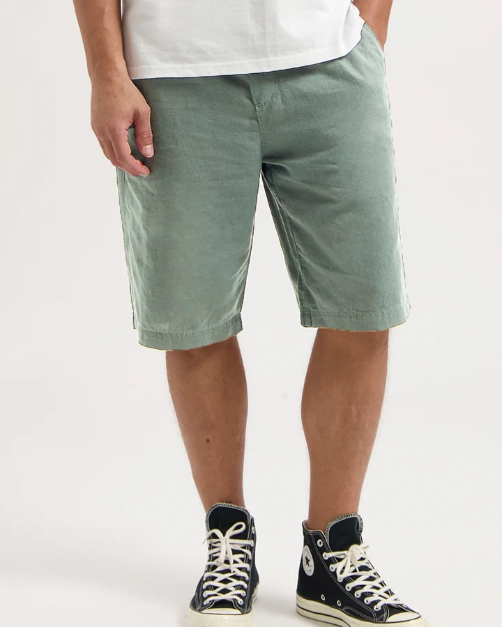 Kuyichi Herren vegan Shorts Tyler Salbei Grün