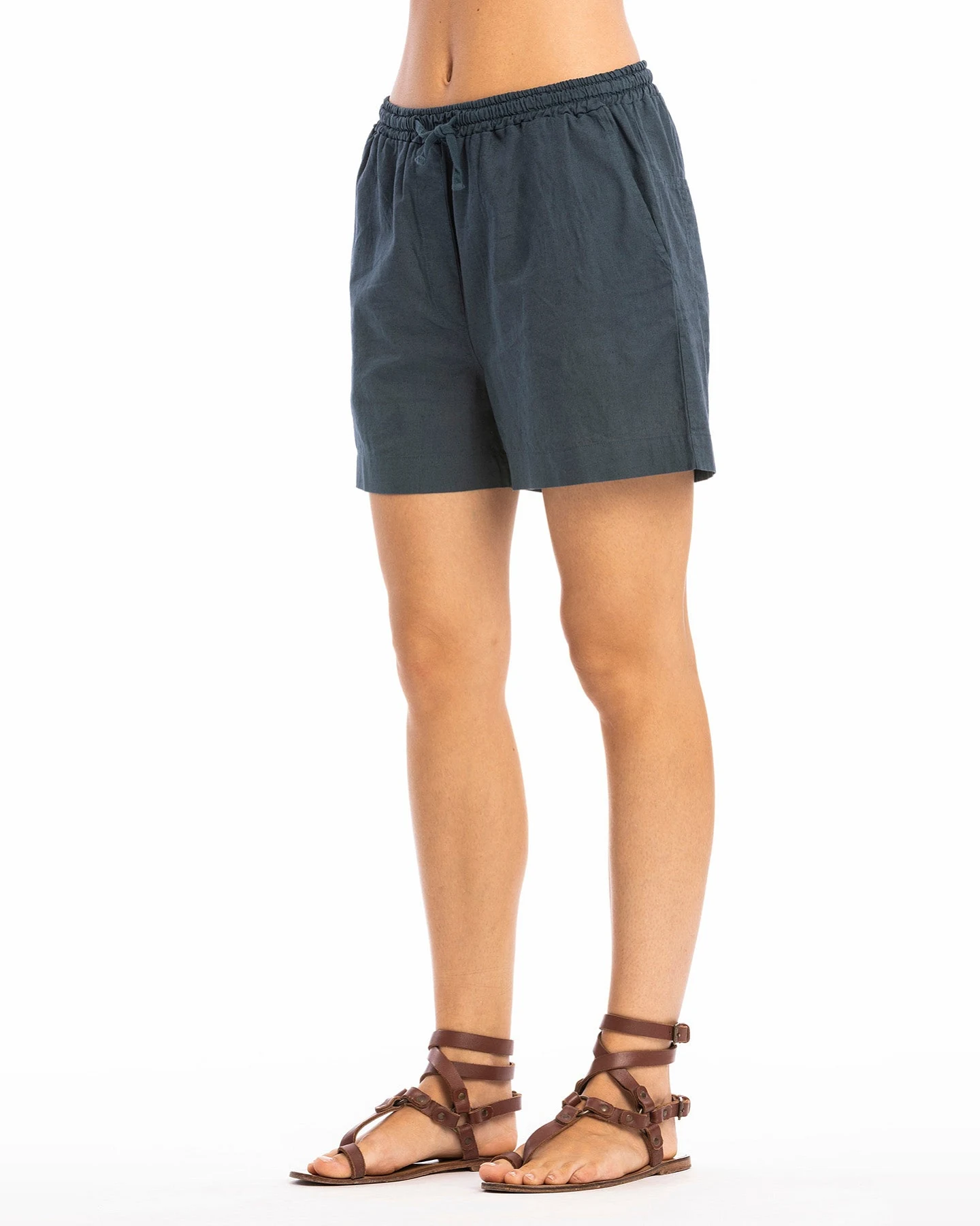 RAVENS VIEW IBIZA Damen vegan Shorts Alba Ozeanblau – Ansicht 2