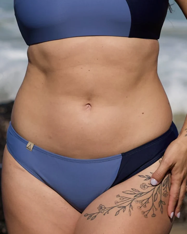 Inaska Damen vegan Bikini Bottoms Regular Cut Chill Lavender Blue/ Dark Blue