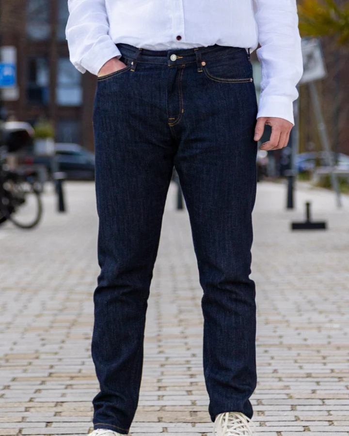 Kings of Indigo Herren vegan Jeans Addo Rinse Dunkelblau