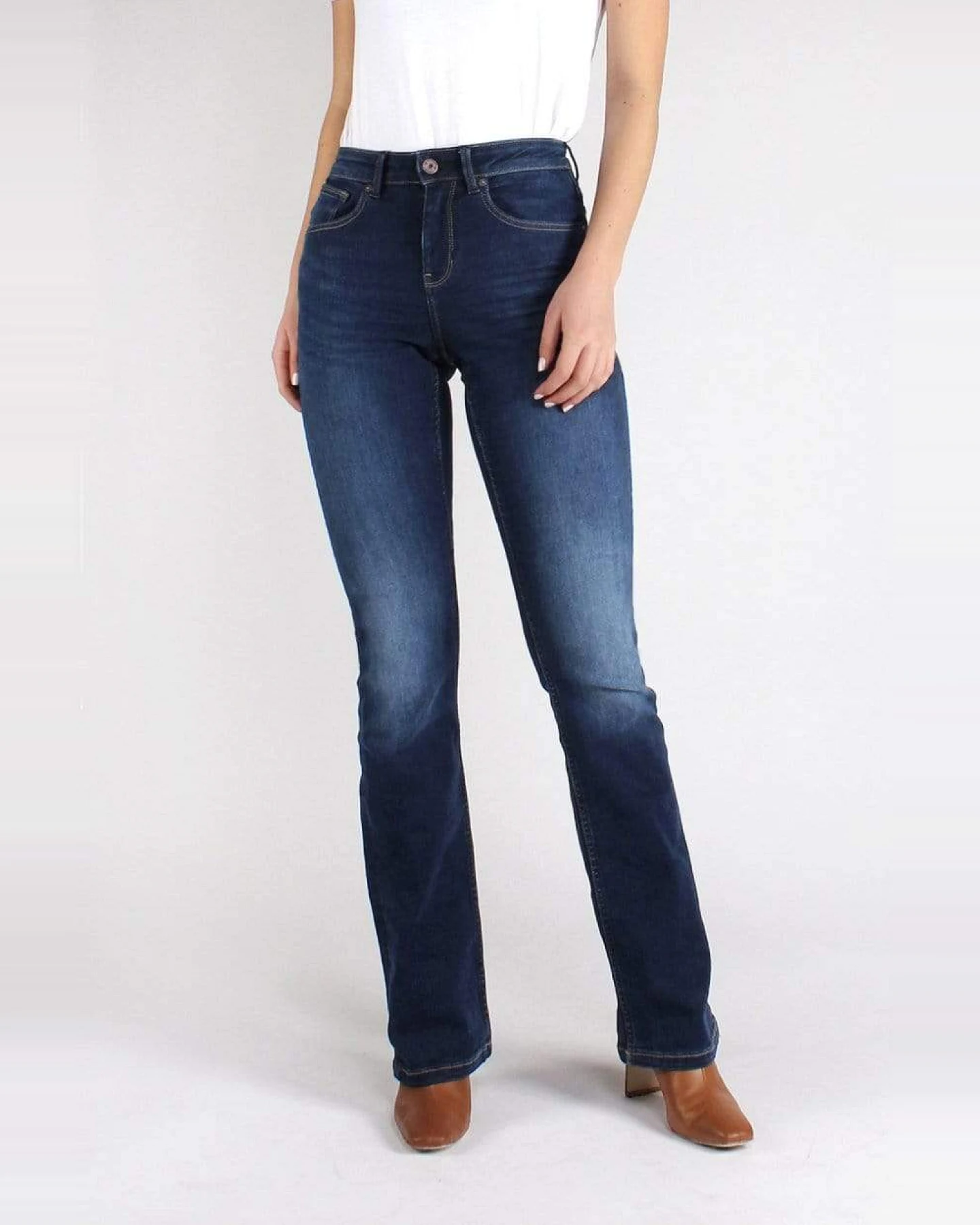 Kuyichi Damen vegan Jeans Bootcut Amy Herbal Deep Blue – Ansicht 2