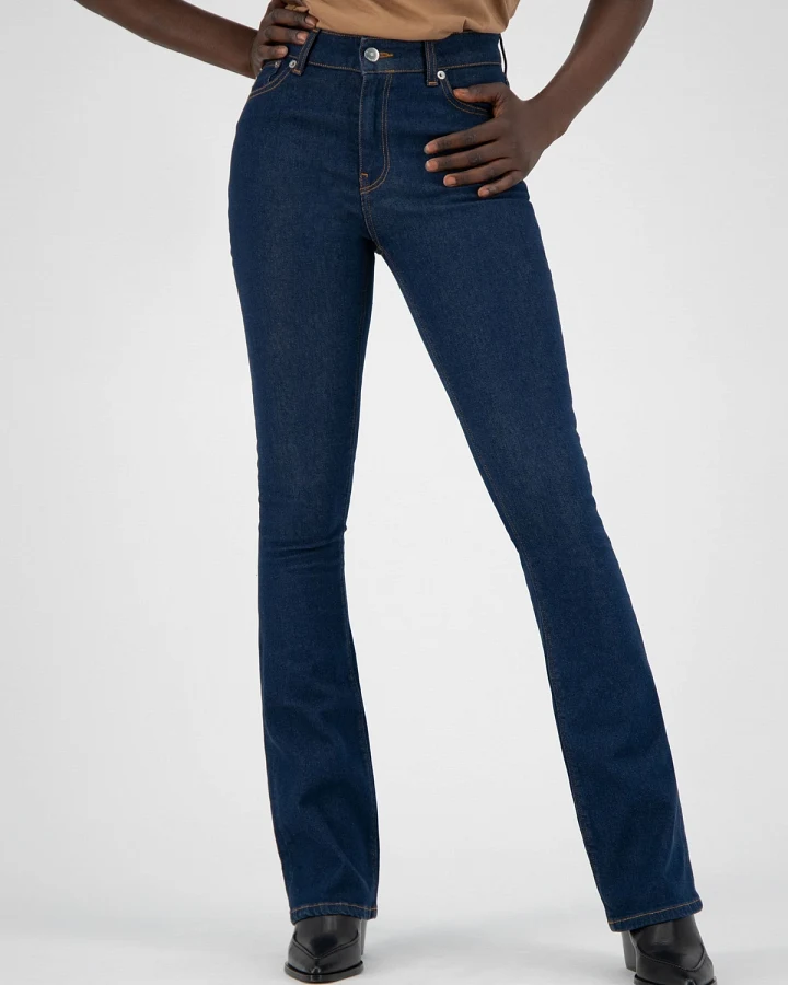 MUD Jeans Damen vegan Jeans Flared Hazen Dunkelblau