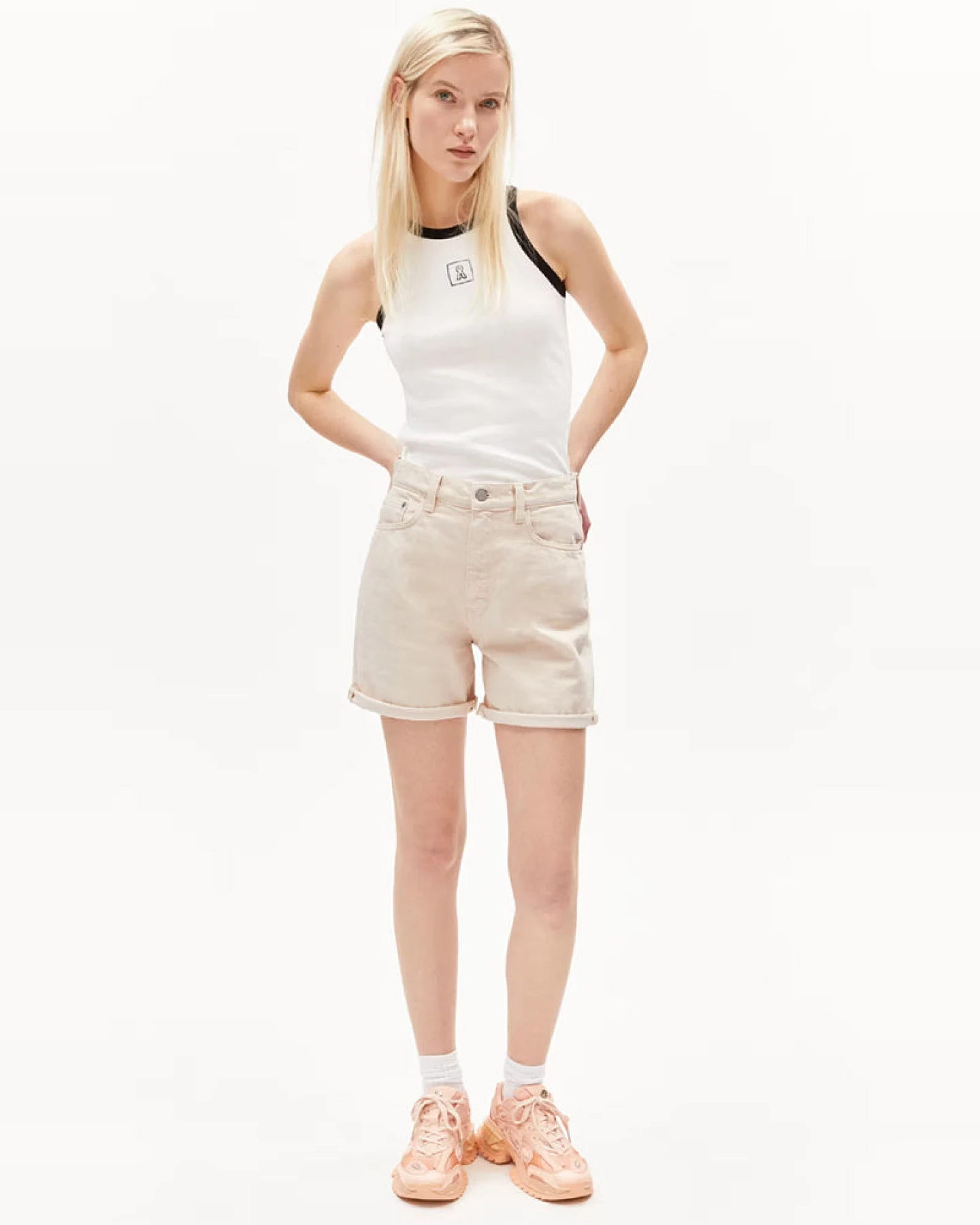 ARMEDANGELS Damen vegan Shorts Sheaari Ungefärbt Beige – Ansicht 2