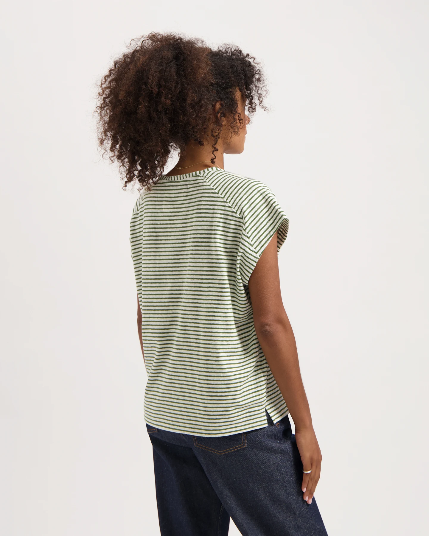 Kuyichi Damen vegan T-Shirt Celine Gestreift Tannengrün & Cremefarben – Ansicht 2