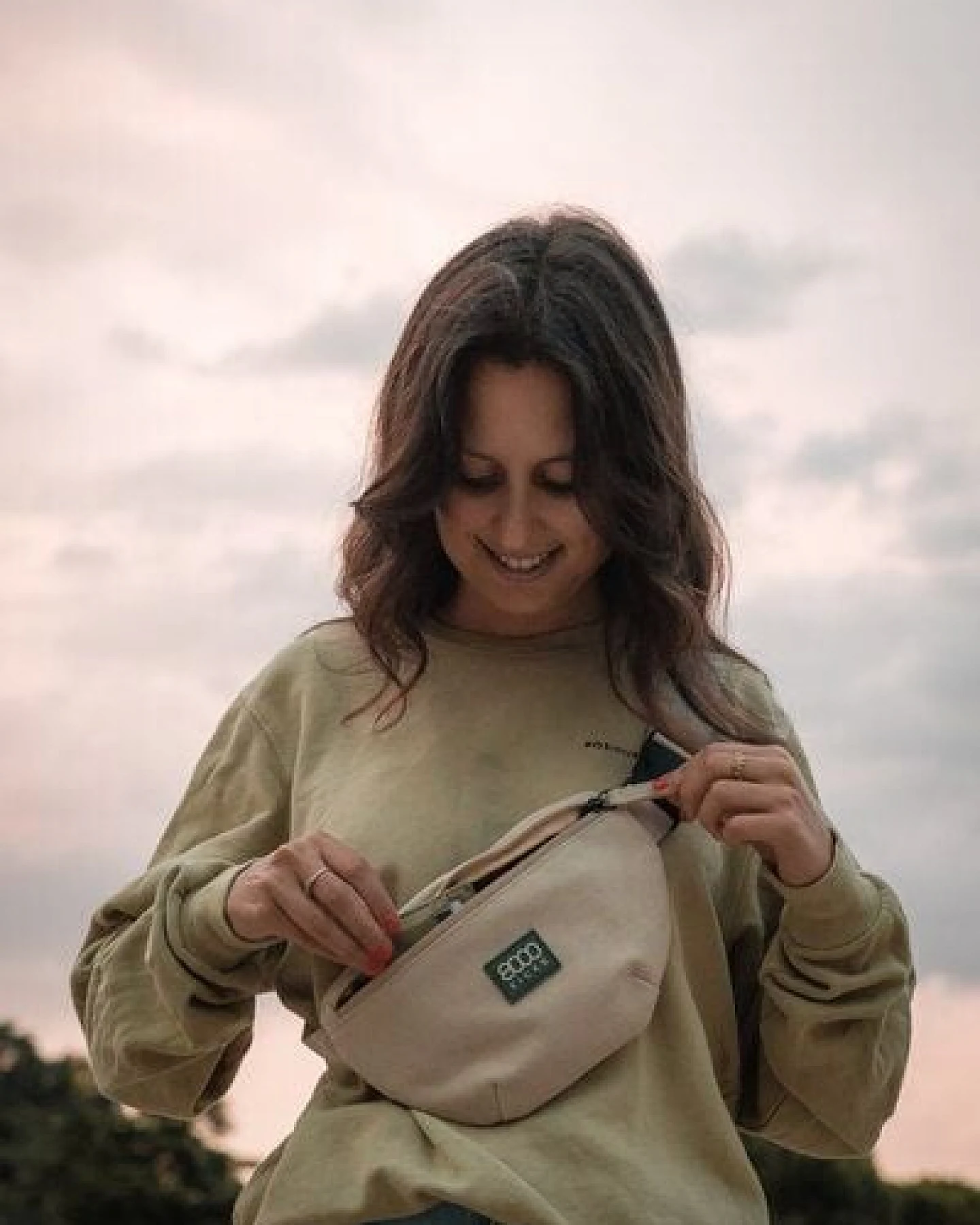 8000Kicks Hanf-Gürteltasche in Beige – Ansicht 4