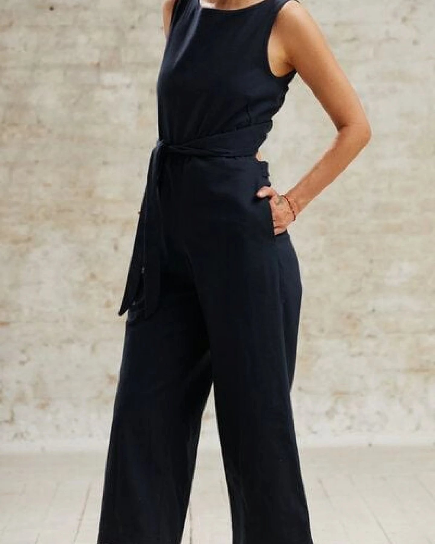 Jyoti - Fair Works Bio-Baumwoll Jumpsuit Anusha Schwarz – Ansicht 2