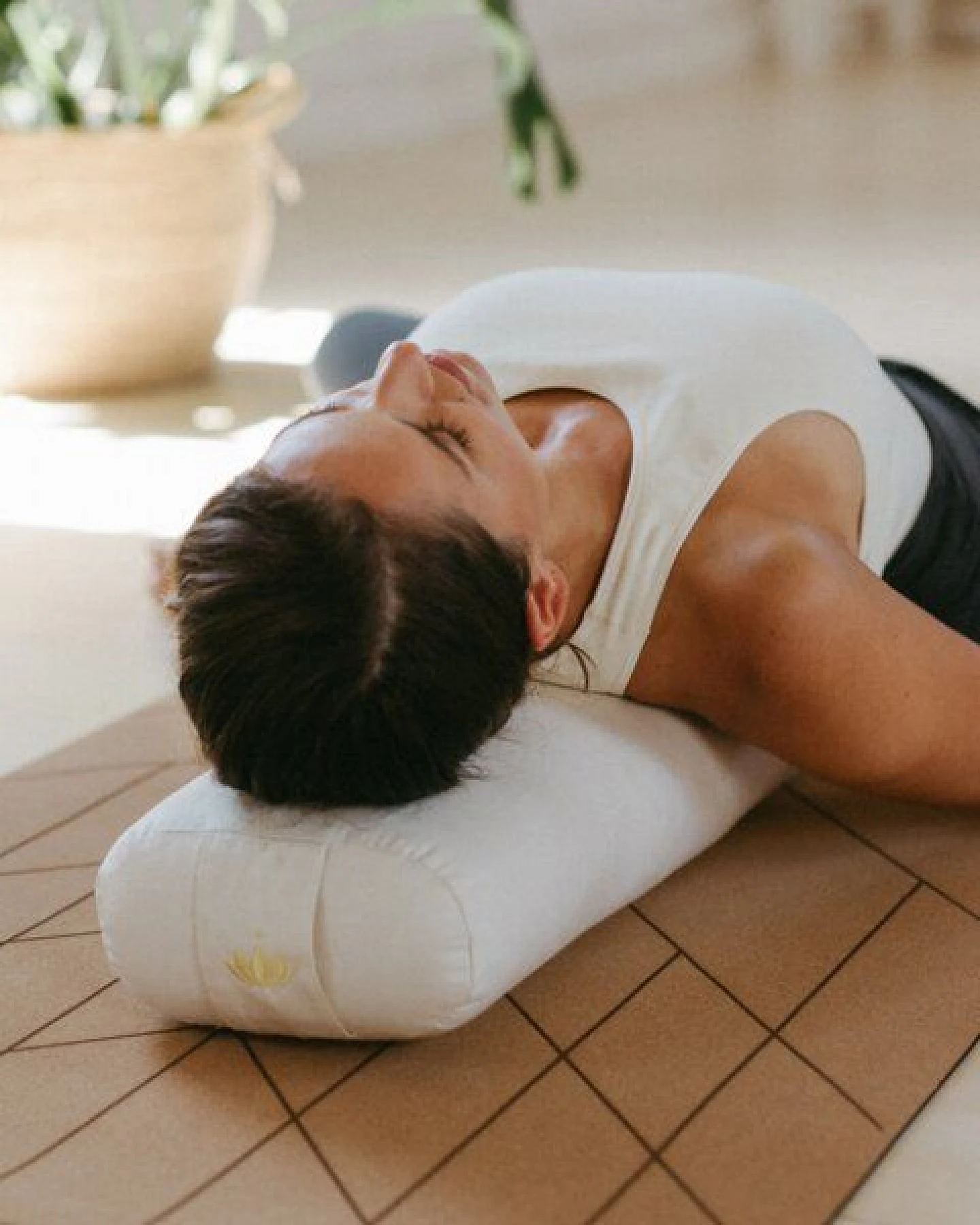 Lotuscrafts BIO Yoga Bolster RESTORATIVE S mit weicher Kapokwolle gefüllt – Ansicht 4