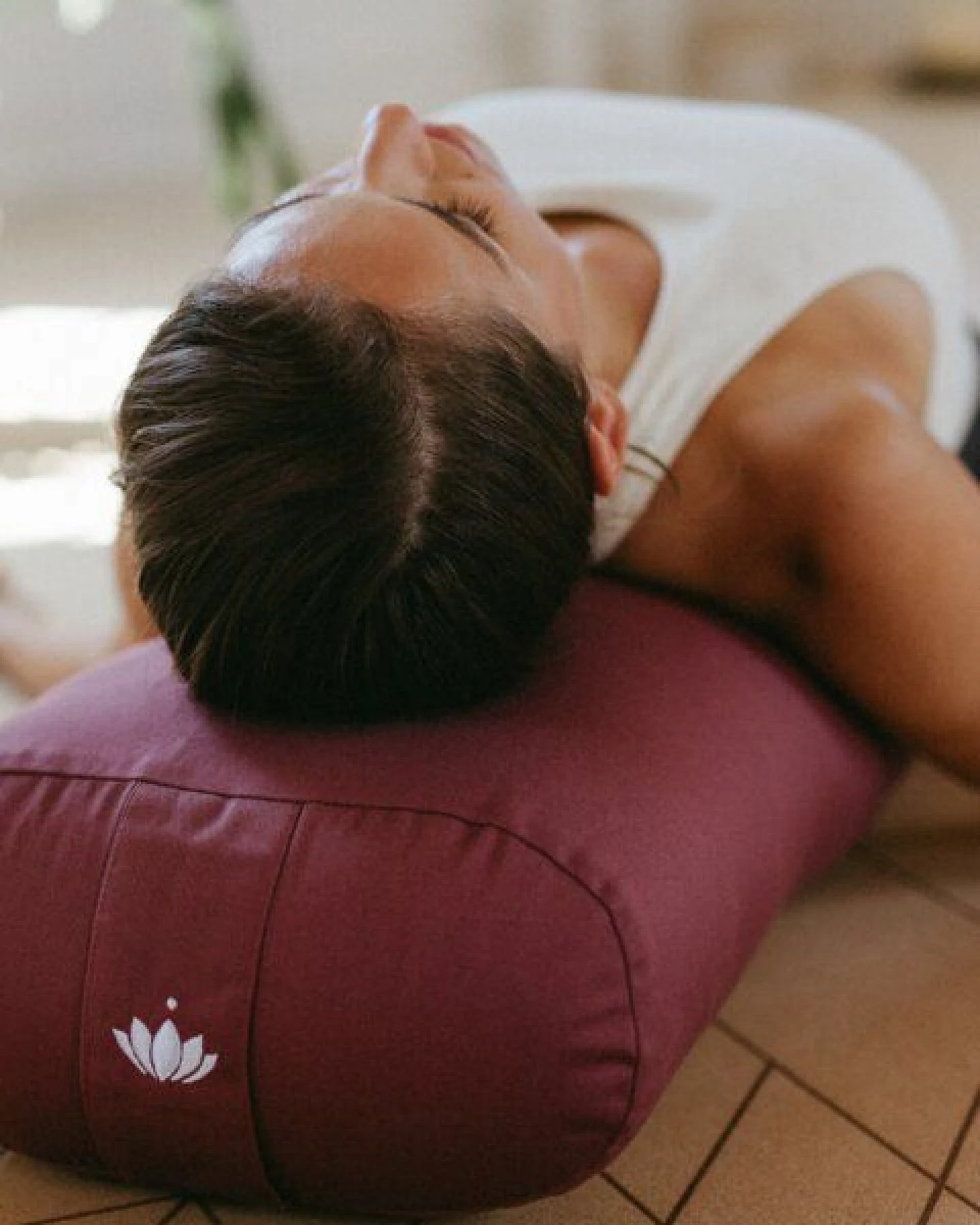 Lotuscrafts BIO Großer Yoga Bolster RESTORATIVE L mit weicher Kapokwolle gefüllt – Ansicht 3
