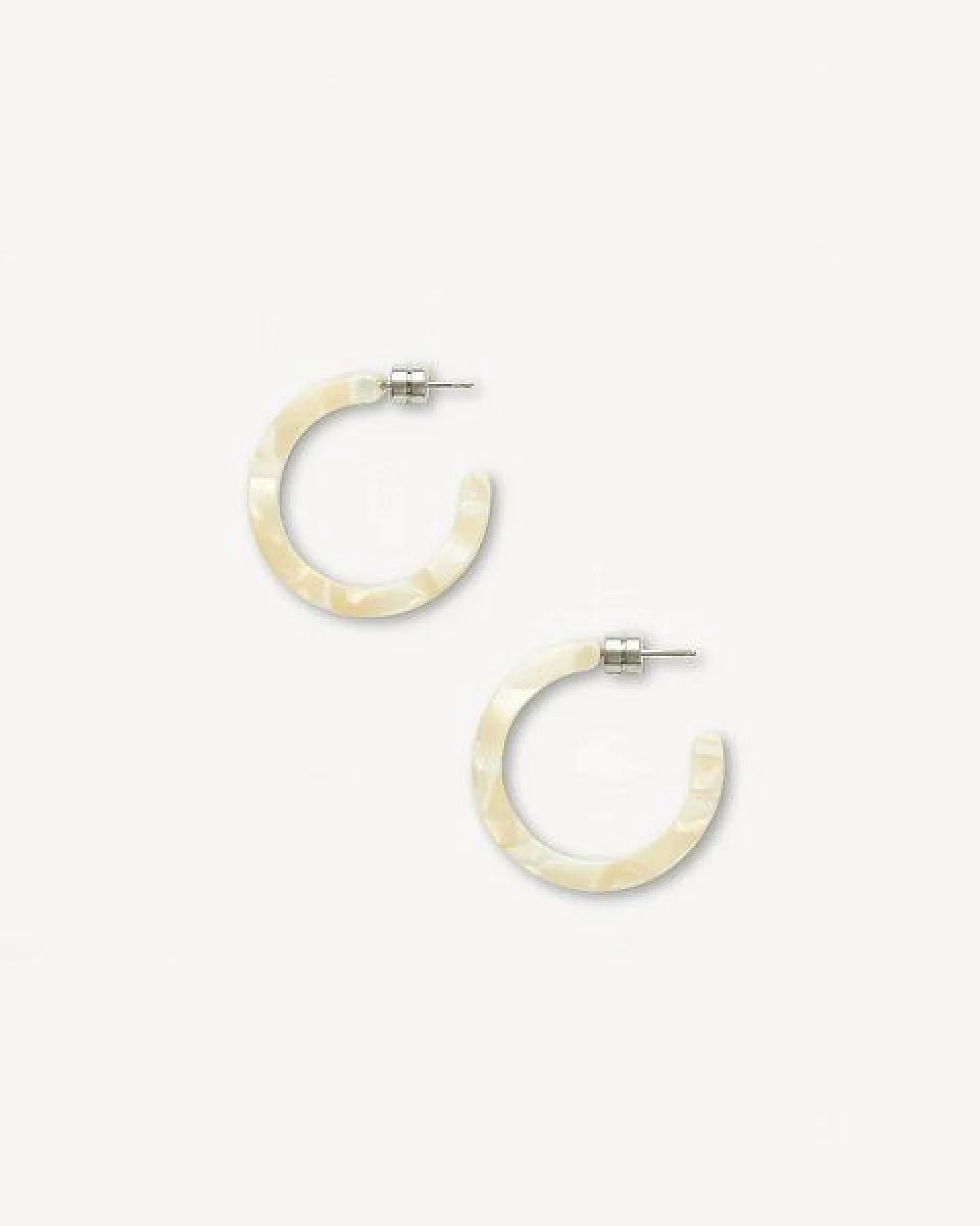 JAN N JUNE MACHETE Runde Ohrringe MINI HOOPS aus Acetat – Ansicht 3