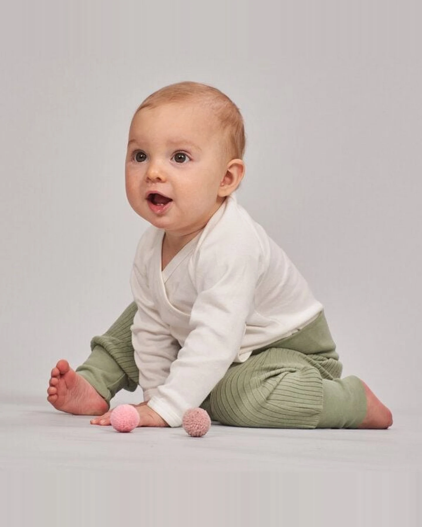 sense-organics Baby Wickel Langarmbody, Modell YGON – Ansicht 2