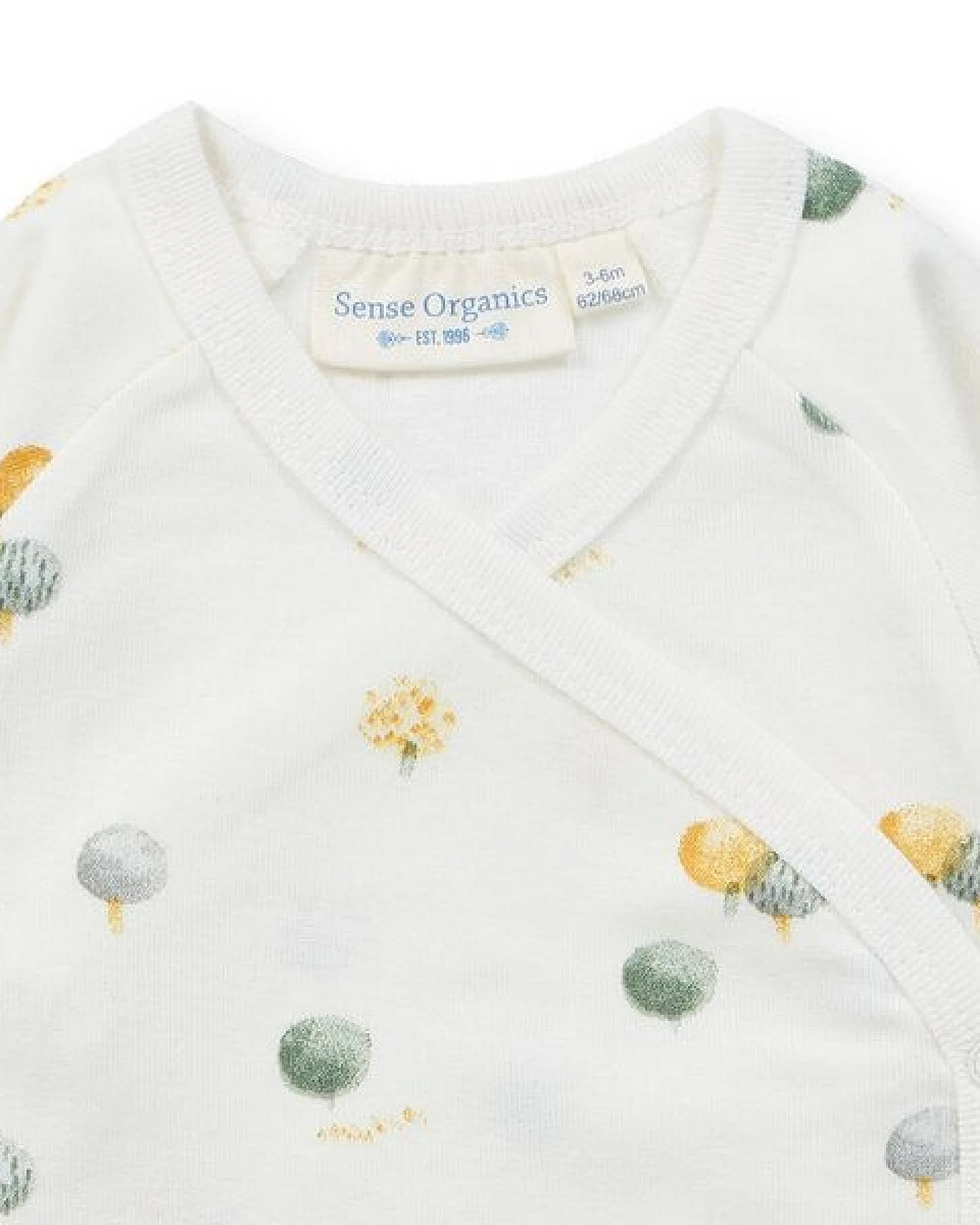 sense-organics Wickel Langarmbody mit Baumdruck, Modell YGON – Ansicht 3