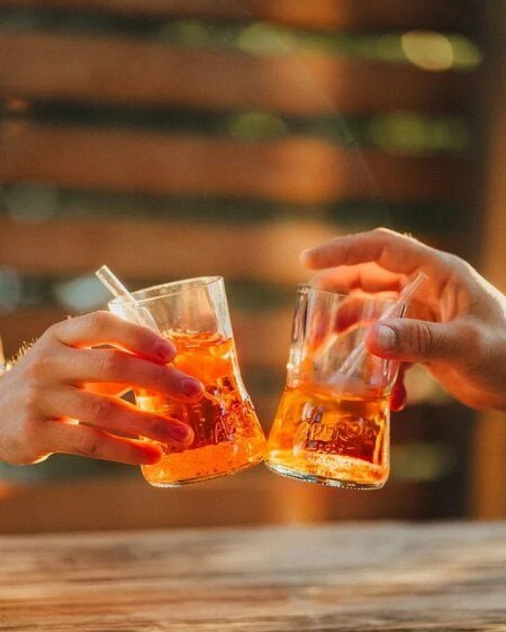 MaBe 16er Set Aperol Gläser - UPCYCLING aus der leeren 0,7l Flasche MIT 16x Glashalm