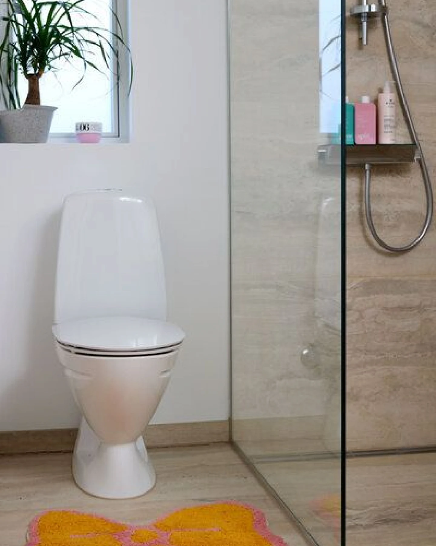 liv interior Hand-getüftete Badematte BOW – Ansicht 2
