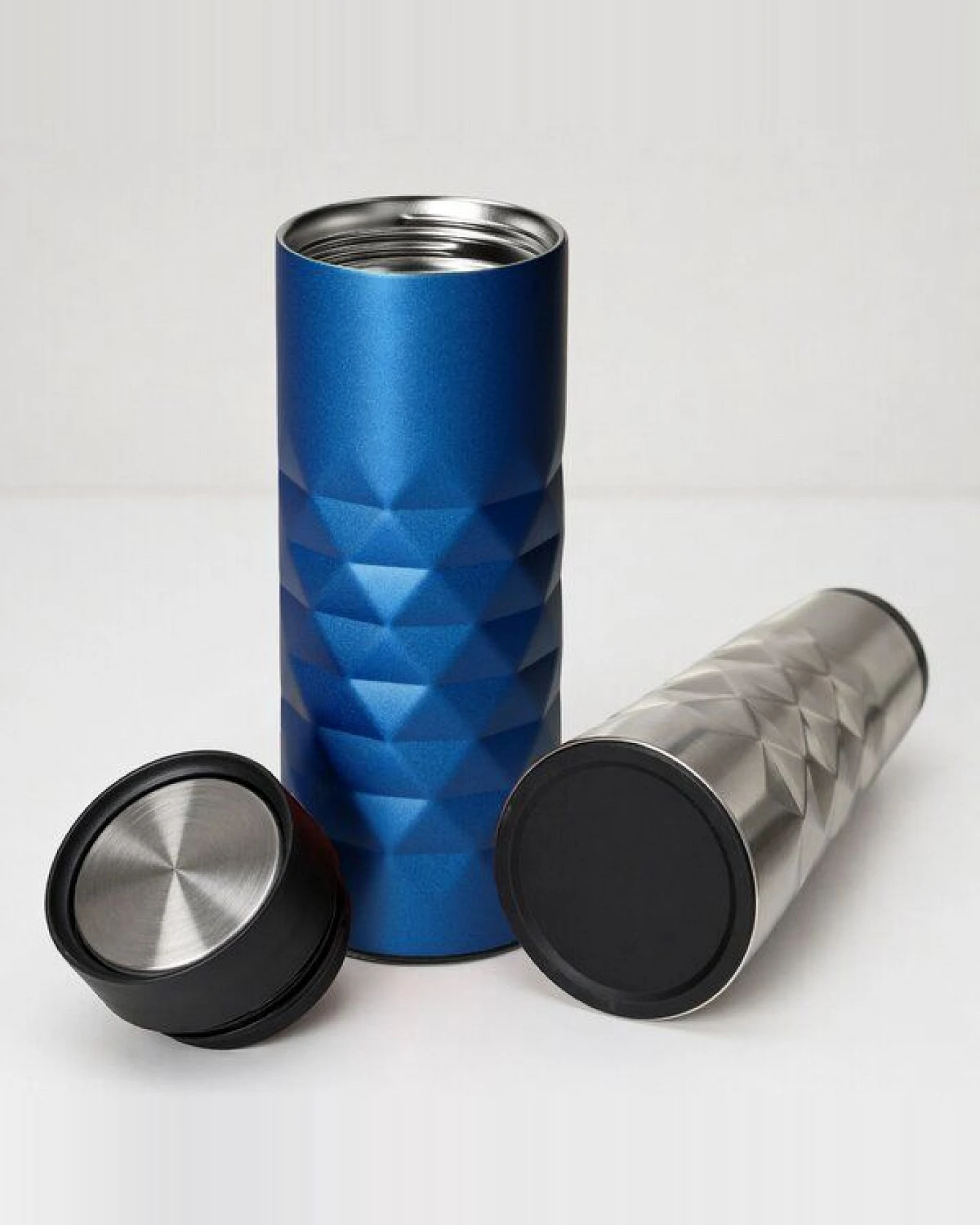 elasto Thermobecher 440 ml aus Edelstahl - doppelwandiger Kaffeebecher to go - auslaufsicherer Isolierbecher – Ansicht 2