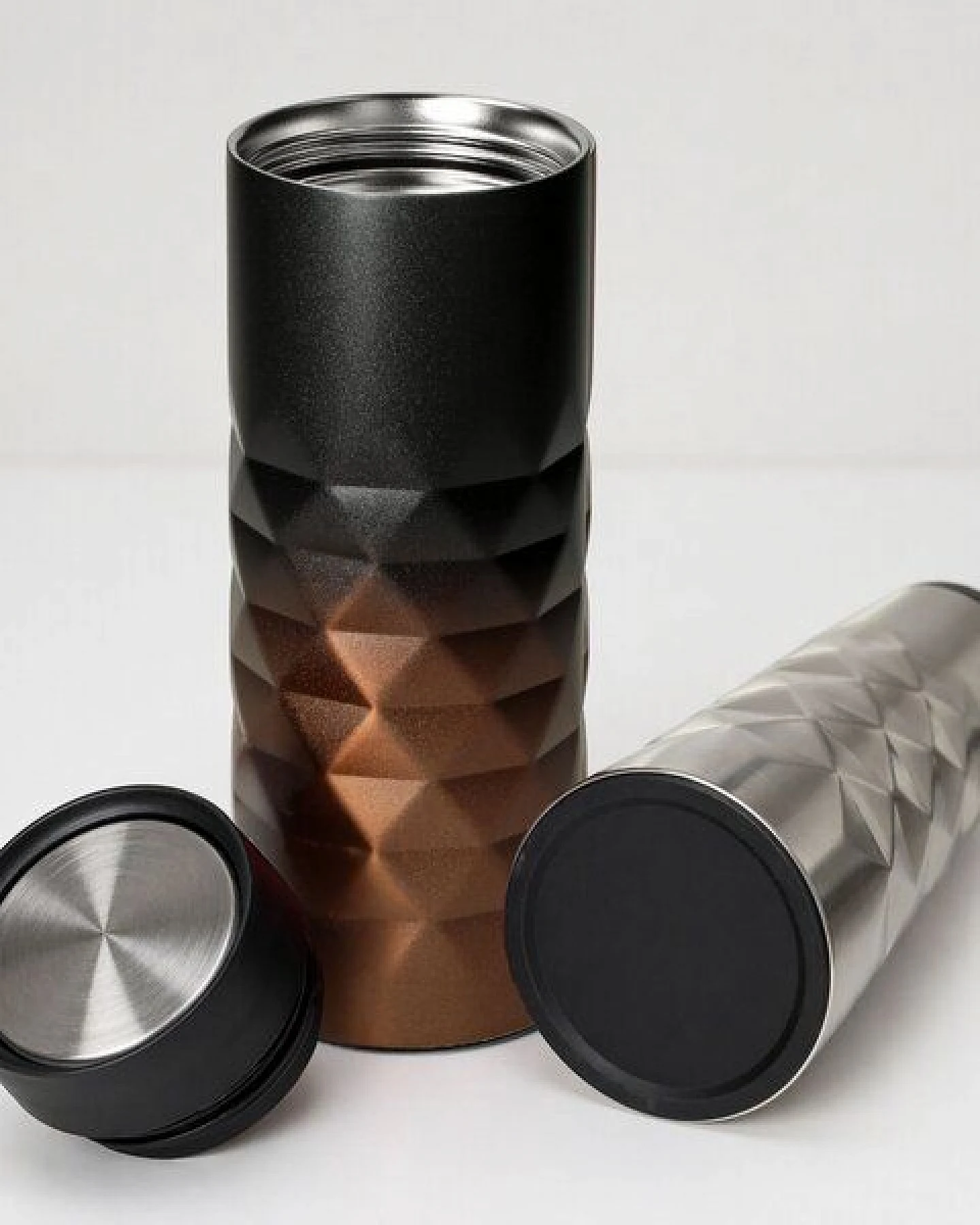 elasto Thermobecher 440 ml aus Edelstahl - doppelwandiger Kaffeebecher to go - auslaufsicherer Isolierbecher – Ansicht 2