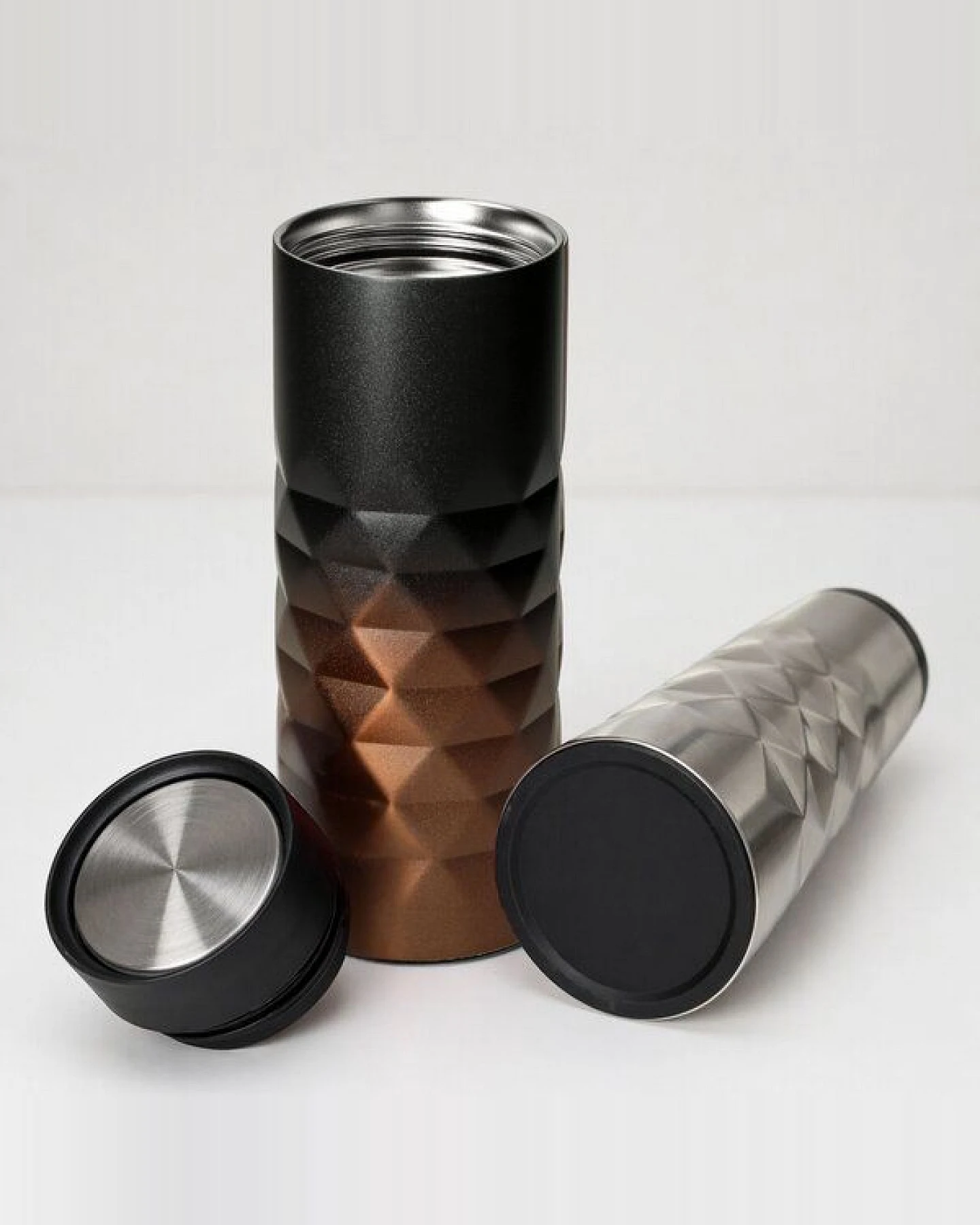 elasto Thermobecher 440 ml aus Edelstahl - doppelwandiger Kaffeebecher to go - auslaufsicherer Isolierbecher – Ansicht 2