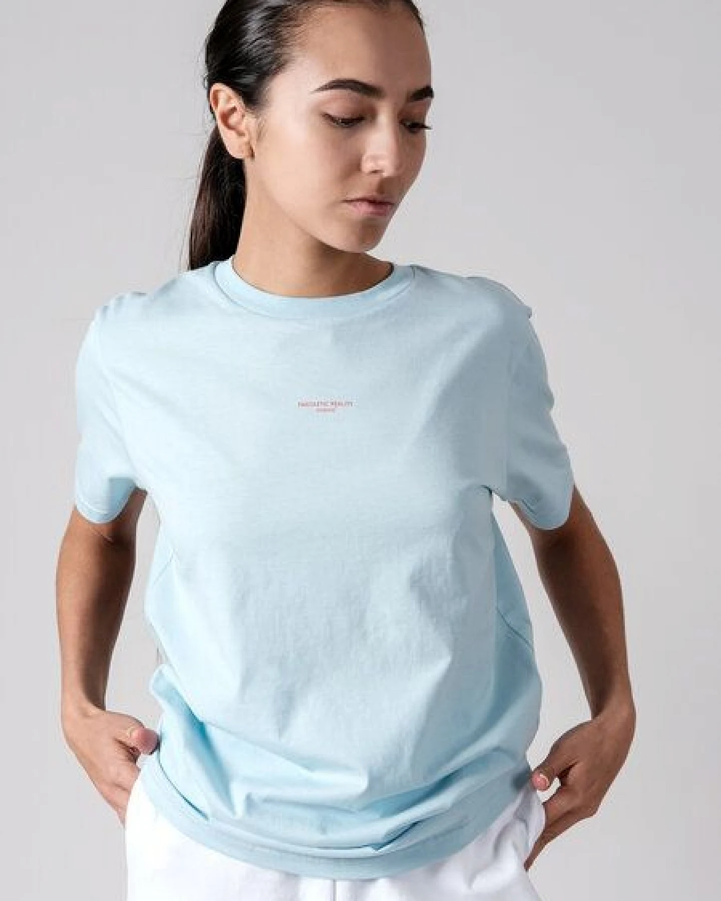 FANTASTIC REALITY STUDIOS LOGO T-SHIRT – Bio-Baumwolle, Unisex – Ansicht 3