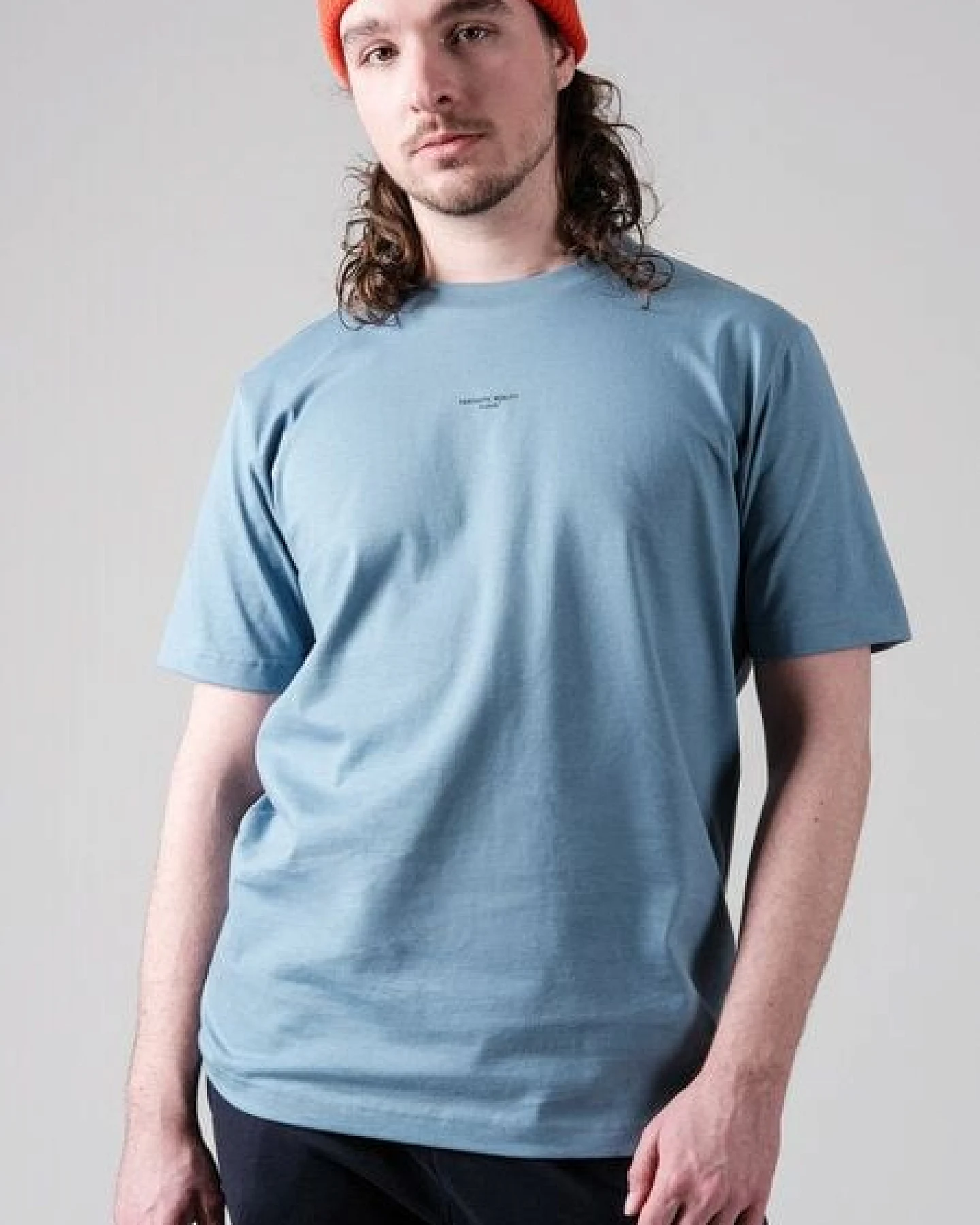 FANTASTIC REALITY STUDIOS LOGO BOXY FIT T-SHIRT – Bio-Baumwolle, Unisex – Ansicht 2