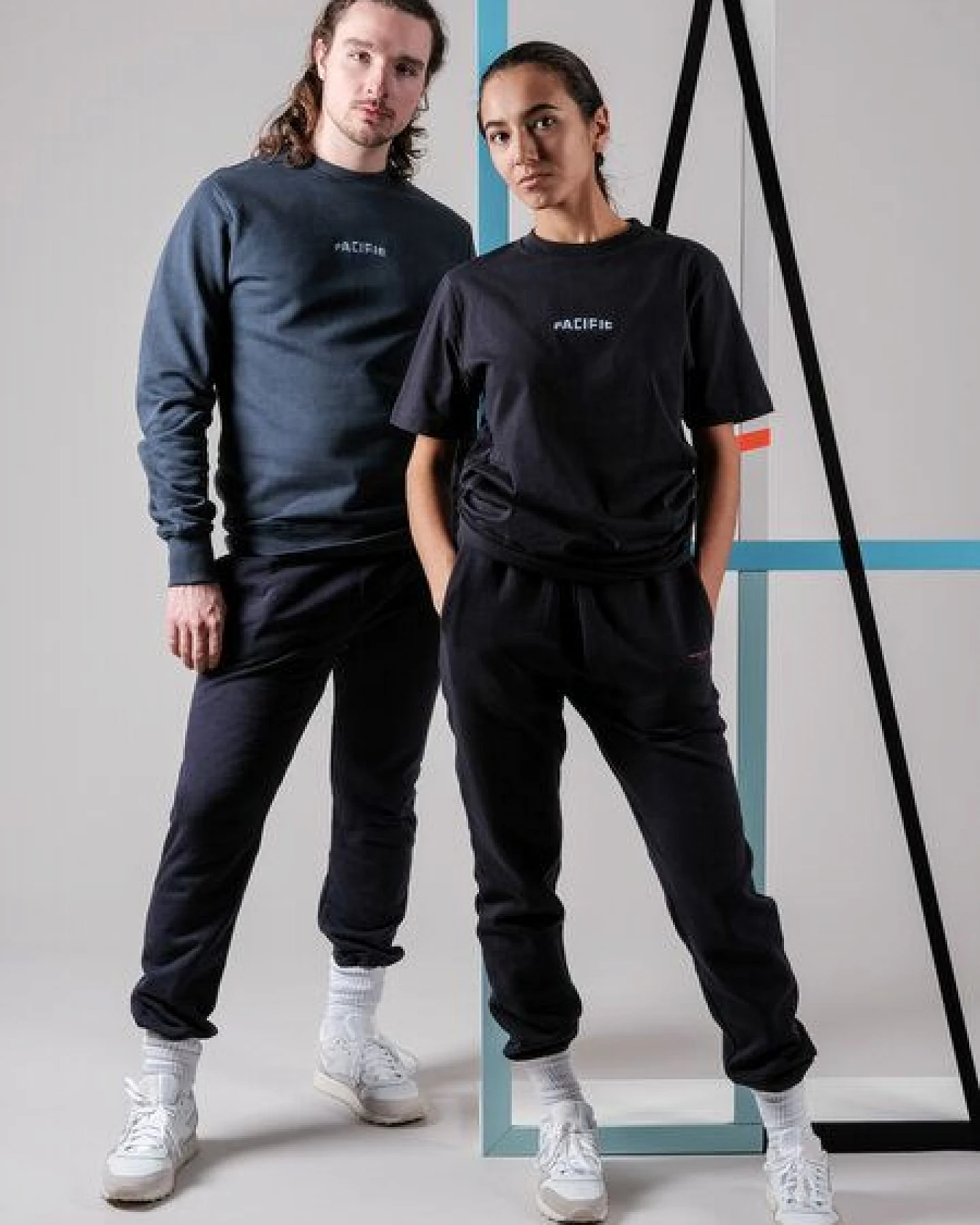 FANTASTIC REALITY STUDIOS LOGO SWEATPANTS – Bio-Baumwolle, Unisex – Ansicht 2