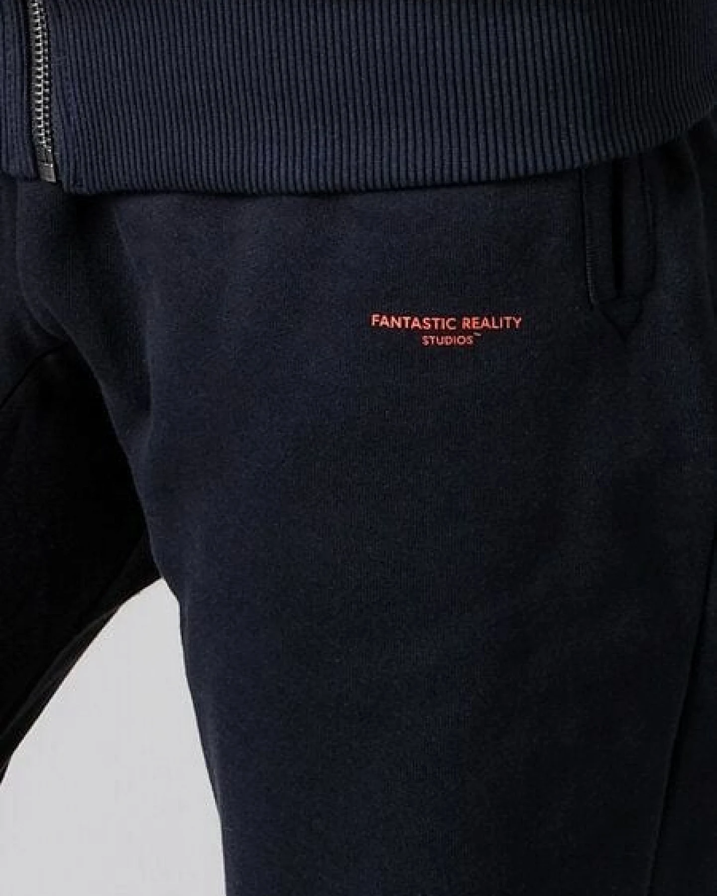 FANTASTIC REALITY STUDIOS LOGO SWEATPANTS – Bio-Baumwolle, Unisex – Ansicht 3